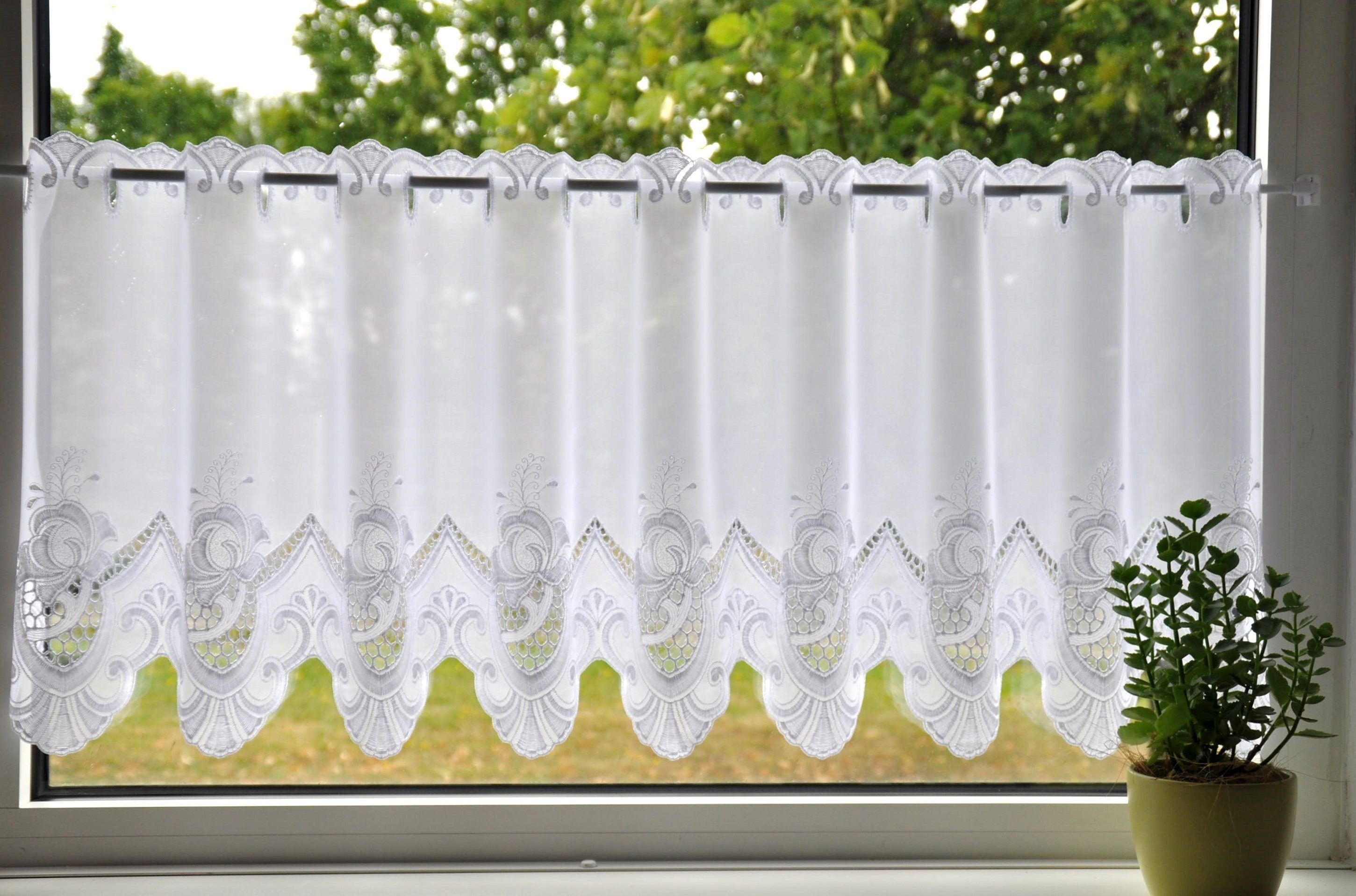 Stickereien Plauen Scheibengardine Anika (1 St), Durchzuglöcher, transparent, Voile, veredelt mit echter Plauener Spitze Stickerei – Bild 2 von 4