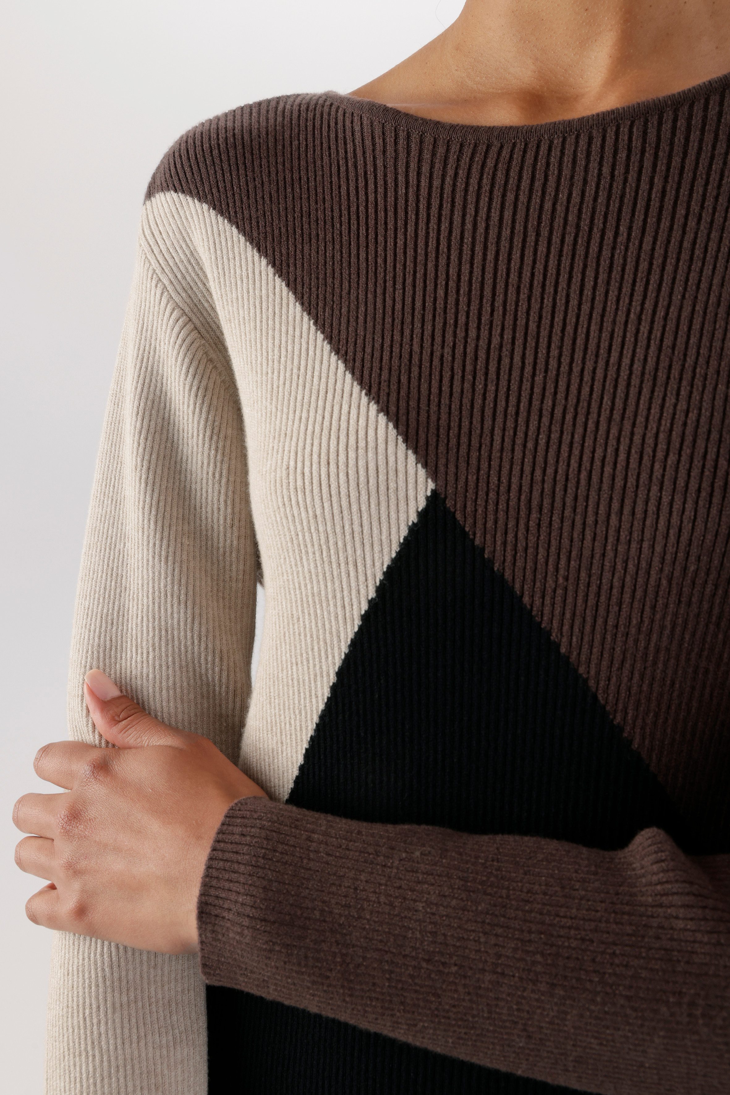 Aniston SELECTED Strickkleid aus feinem und weichem Rippstrick - NEUE KOLLEKTION – Bild 4 von 5