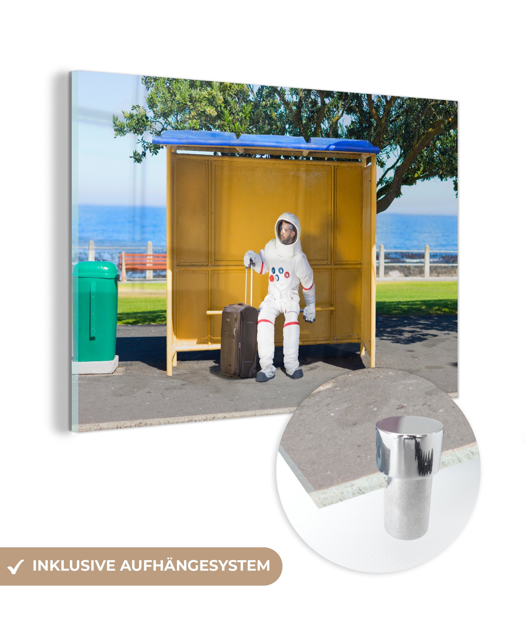 Komischer Acrylglasbild & einem Wohnzimmer Acrylglasbilder Schlafzimmer (1 in MuchoWow Astronaut St), Buswartehäuschen,