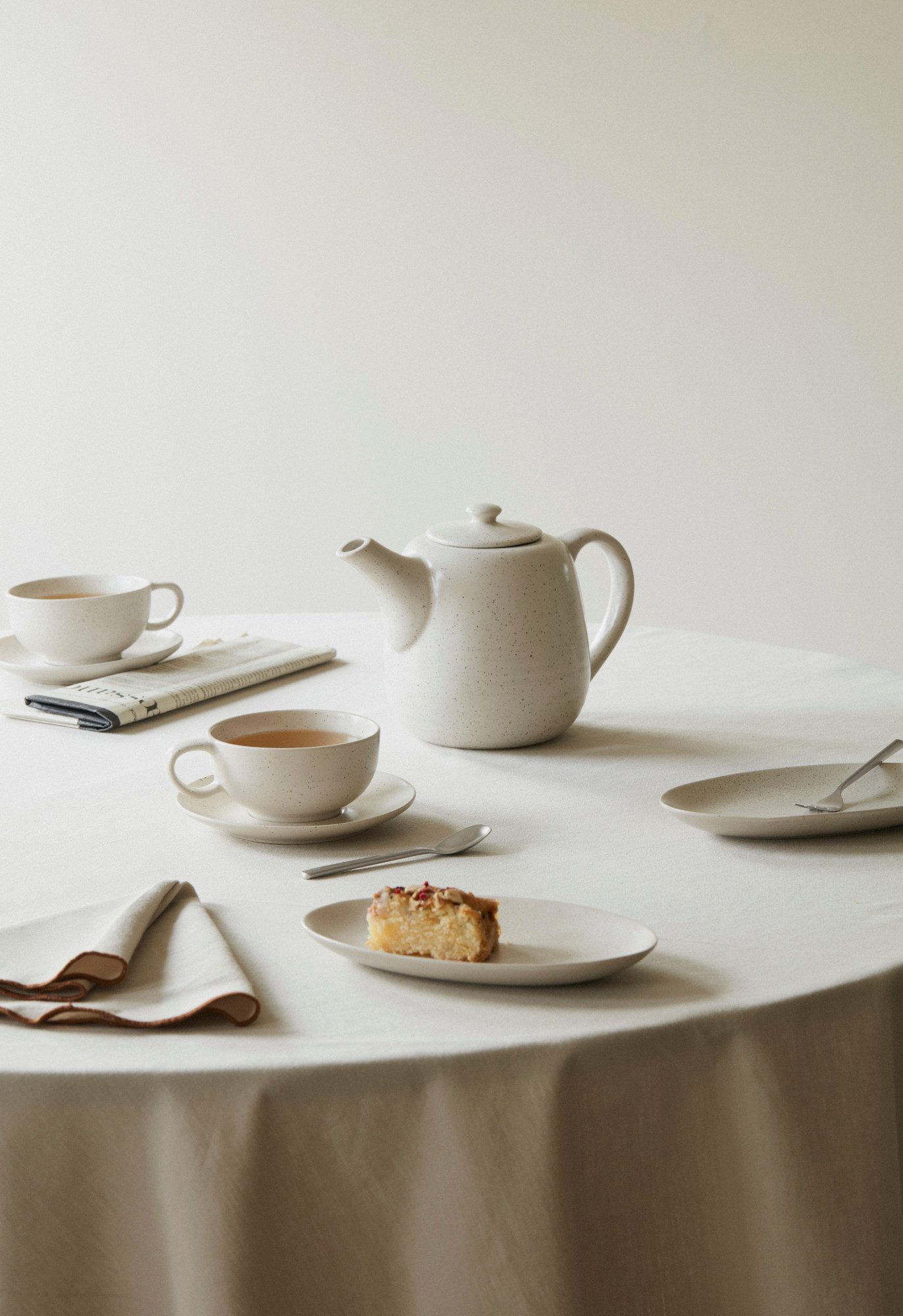Broste Copenhagen Geschirr-Set Broste Copenhagen Nordic Vanilla Tee für Zwei Set, 2 Personen, Steingut, 7 Teile für 2 Personen