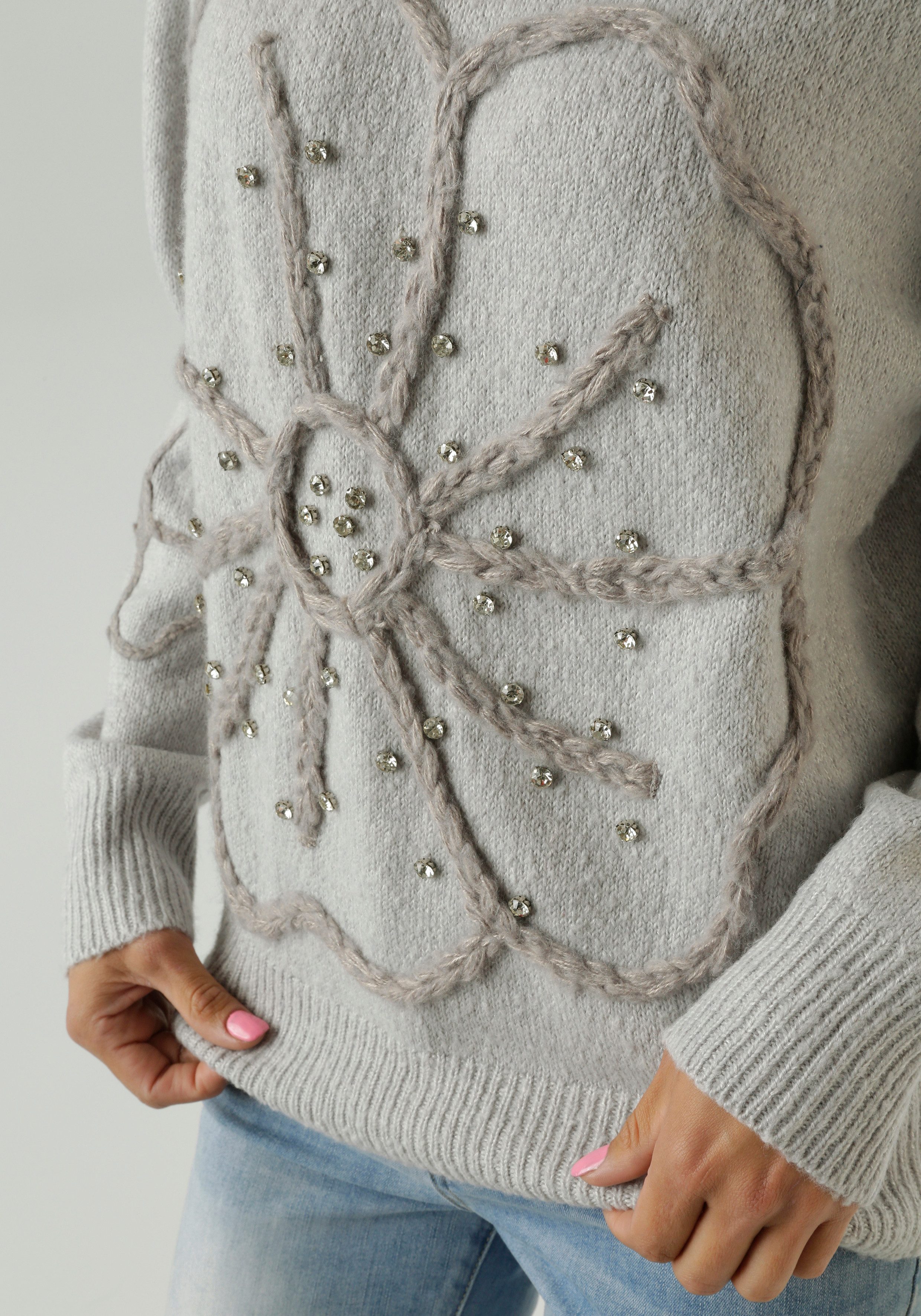 Aniston SELECTED Strickpullover vorne mit funkelnden Glitzersteinen verziert