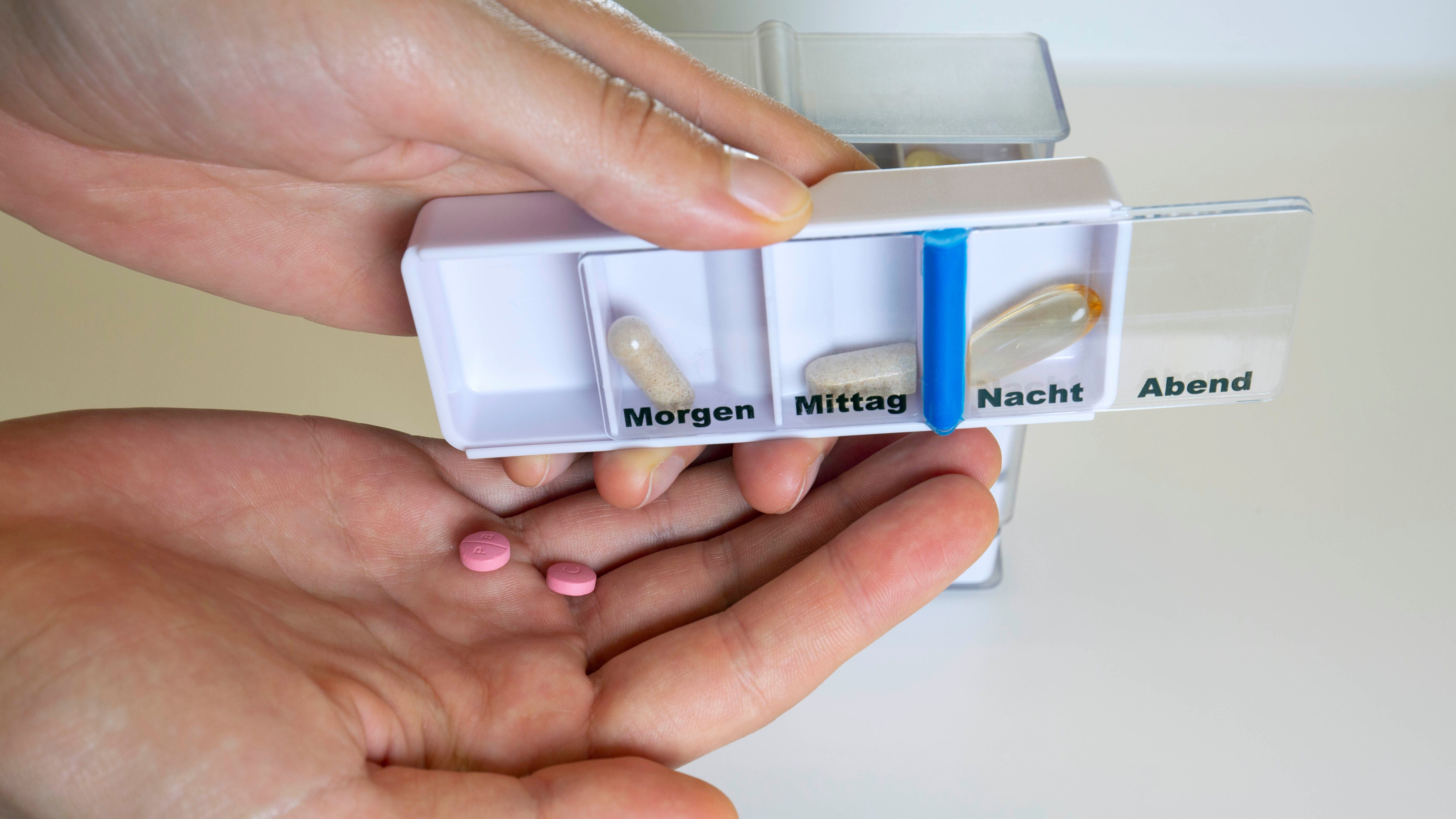 Remedic Pillendose Medikamentendispenser/ Tablettenbox / Pillendose für 7 Tage