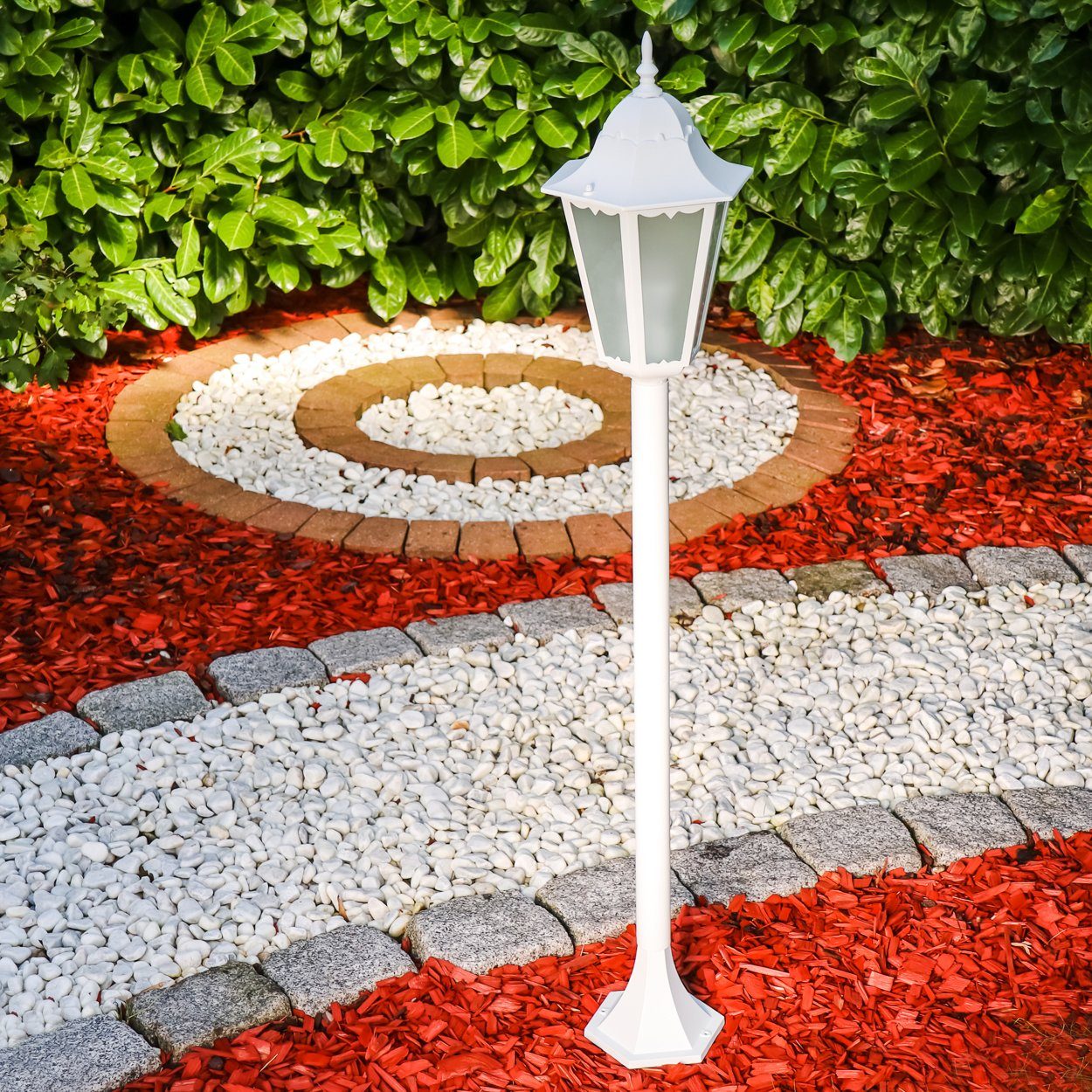hofstein Außen-Stehlampe »Fabiano« Außenleuchte in antikem Look, ohne Leuchtmittel, Aluguss in Weiß mit Milchglas-Scheiben, Wegeleuchte 120cm, E27, IP44 – Bild 4 von 5