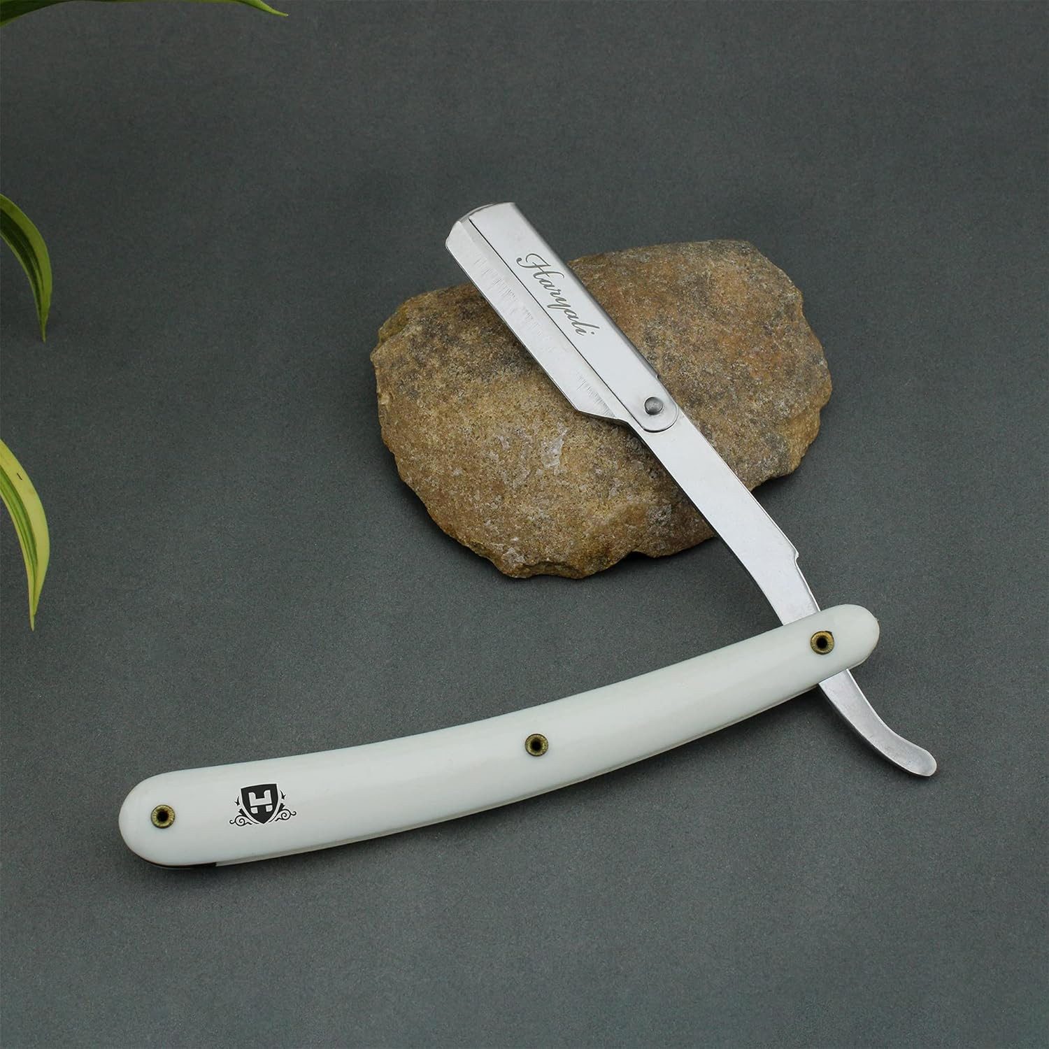 Haryali London Rasiermesser Professionelles Friseur-Rasiermesser gerader Klinge und Kunststoffgrif, facial razor, piece, einzelne, einseitig geschliffene Klinge im Klappgriff