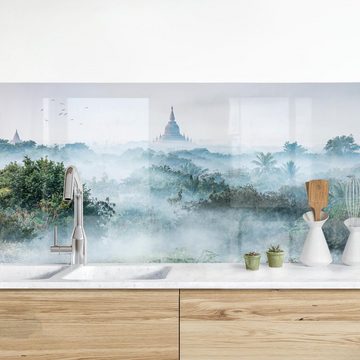 Bilderdepot24 Küchenrückwand grün dekor Bäume Wald Natur Skyline Nebel über dem Dschungel von Bagan, (1-tlg., Nischenrückwand - für Fliesenspiegel ohne Bohren - matt), Spritzschutz Rückwand Küche Herd - Folie selbstklebend versch. Größen