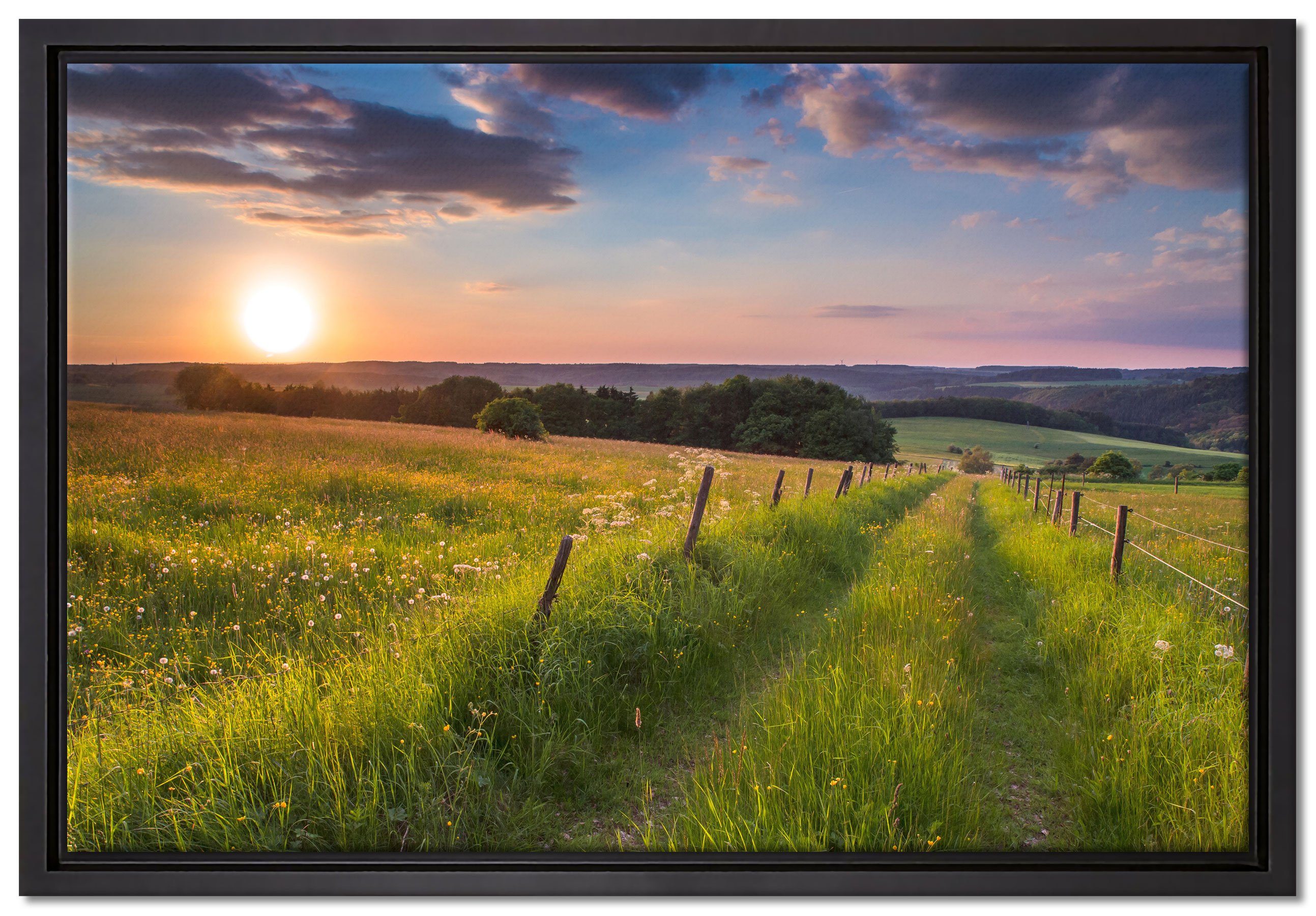 Pixxprint Leinwandbild Bergwiese im Sonnenaufgang, in fertig Zackenaufhänger einem bespannt, Wanddekoration gefasst, (1 St), Leinwandbild inkl. Schattenfugen-Bilderrahmen