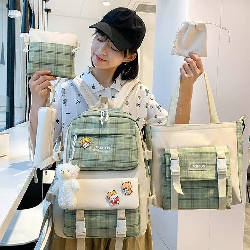 Coonoor Schulrucksack 5-teiliges Kawaii-Rucksack-Set mit Karomuster, Schulranzen, Umhängetasche, Federmäppchen, mit Kawaii-Bärenanhänger – Bild 2 von 5