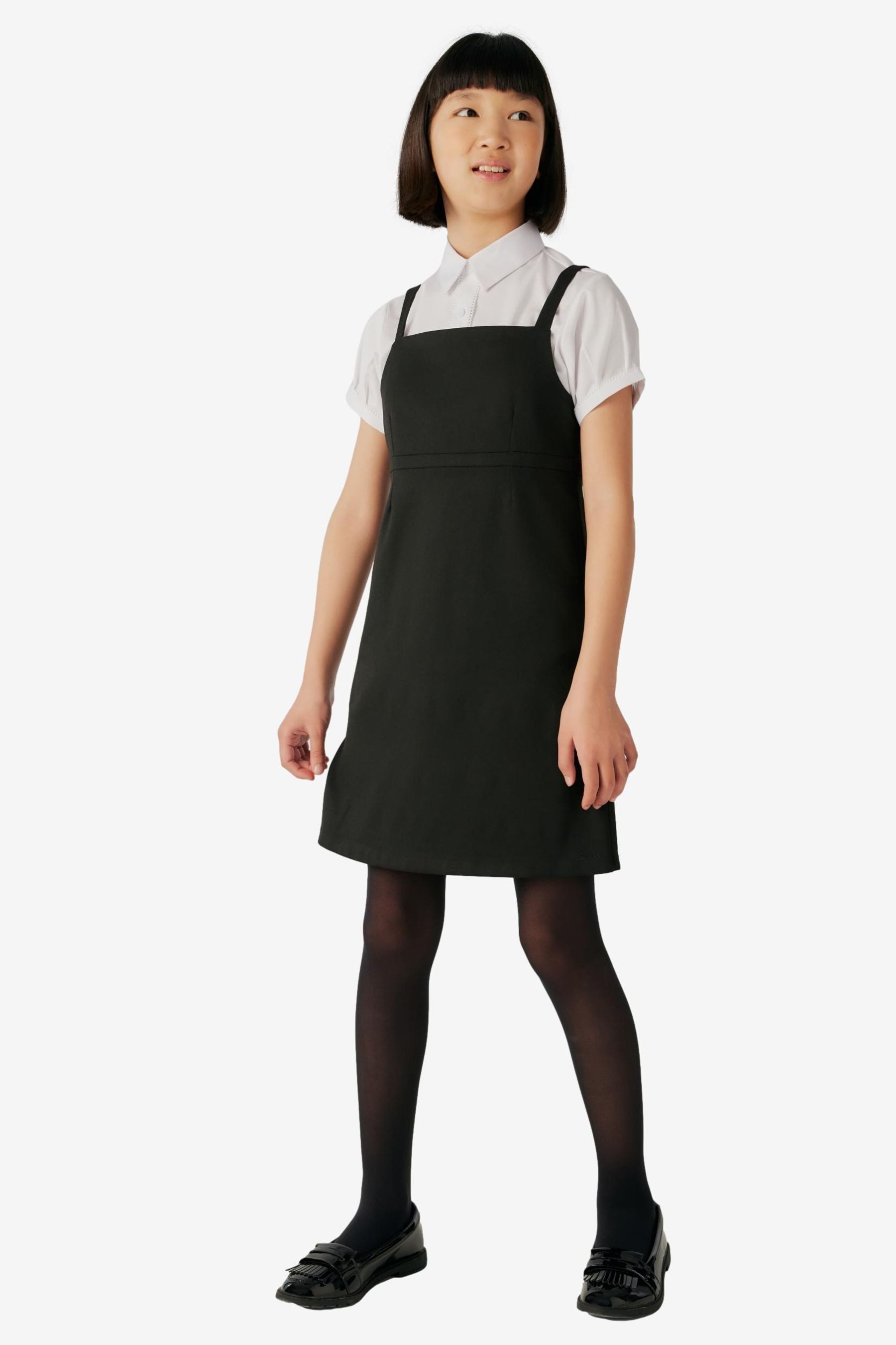 Clarks Latzkleid Clarks Trägerkleid für große Mädchen (1-tlg)