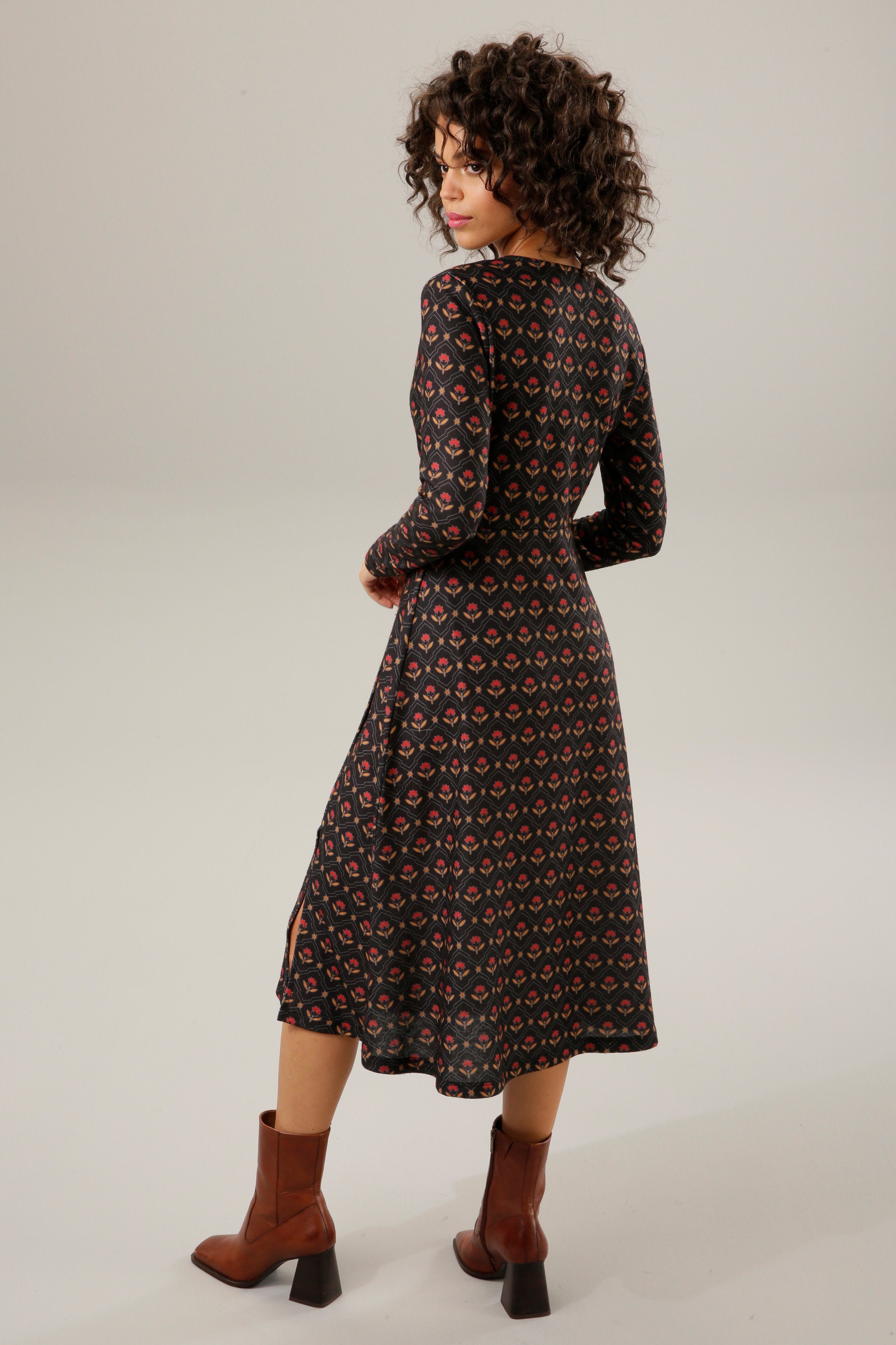 Aniston CASUAL Jerseykleid mit farbharmonischem Retromuster