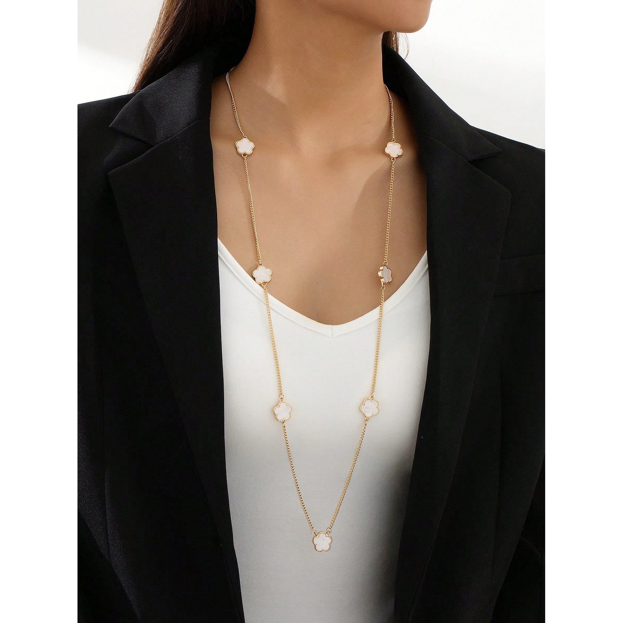 KARMA Lange Kette Blumen 100 cm Damen Gold Schwarz od. Weiß (wasserfest hypoallergen, Geschenk für Frauen Blumenkette), Halskette Pulloverkette Damenhalskette