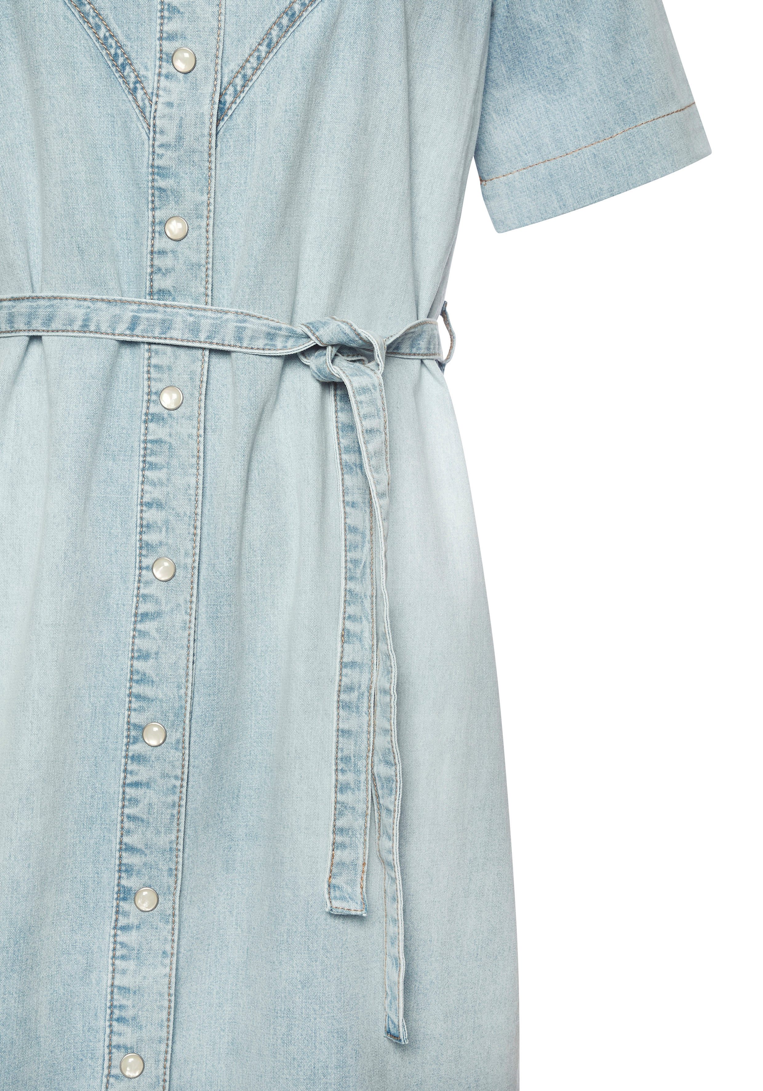 LASCANA Jeanskleid (mit Bindegürtel) in softer Denimqualität, modischer Western-Look – Bild 5 von 5