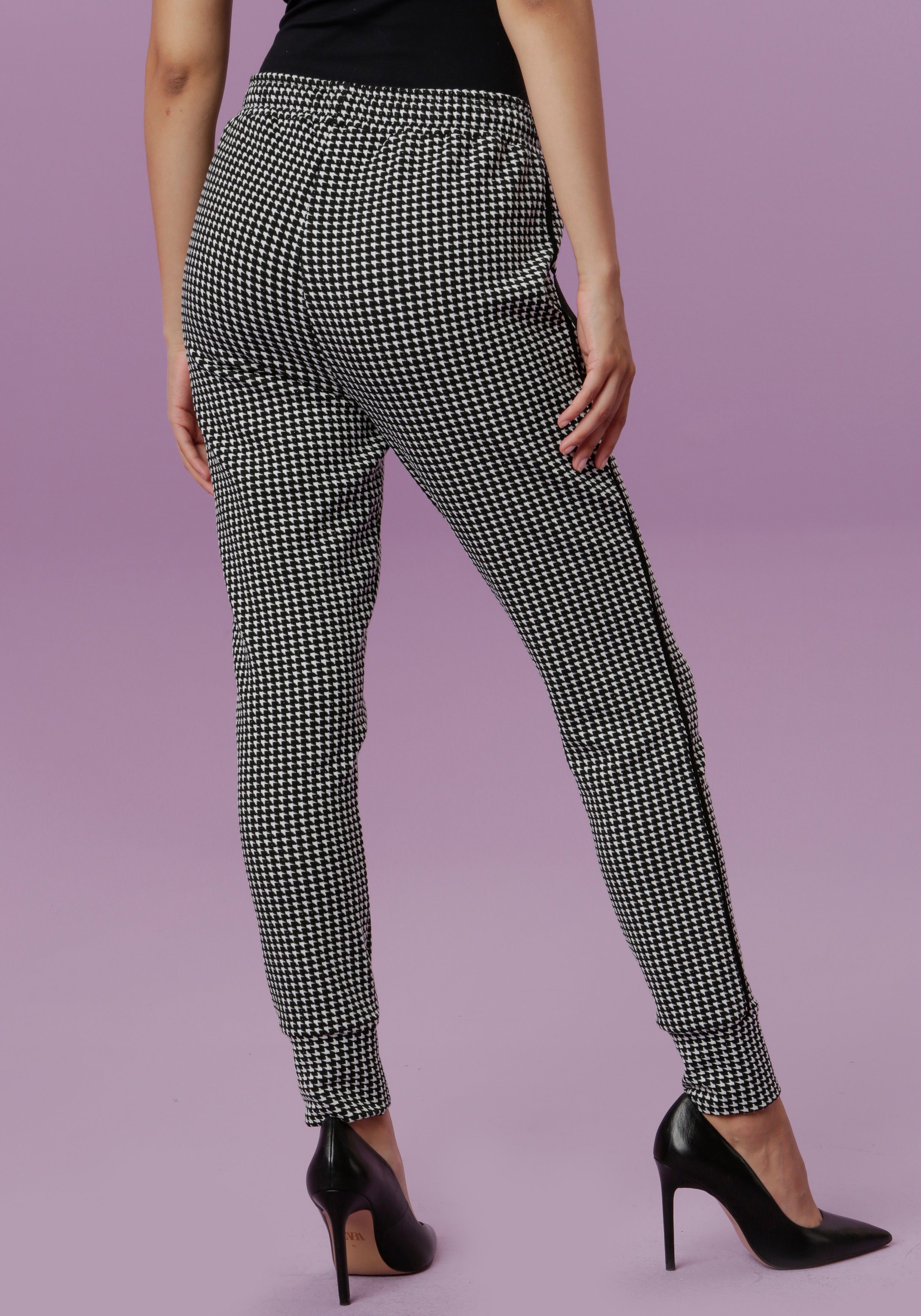 Aniston CASUAL Schlupfhose im trendigem Hahnentritt-Muster und Piping entla günstig online kaufen