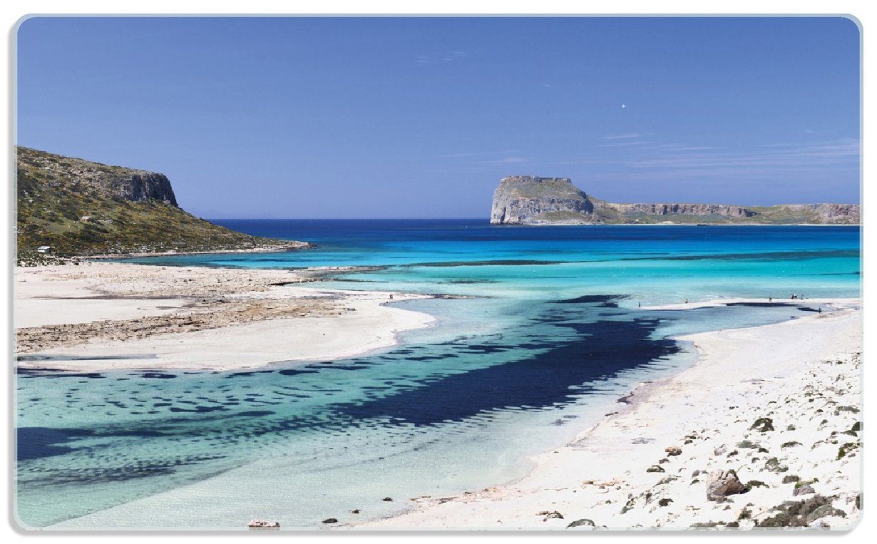 Wallario Frühstücksbrett Einsame Bucht mit weißem Sand und klarem Wasser, ESG-Sicherheitsglas, (inkl. rutschfester Gummifüße 4mm, 1-St), 14x23cm