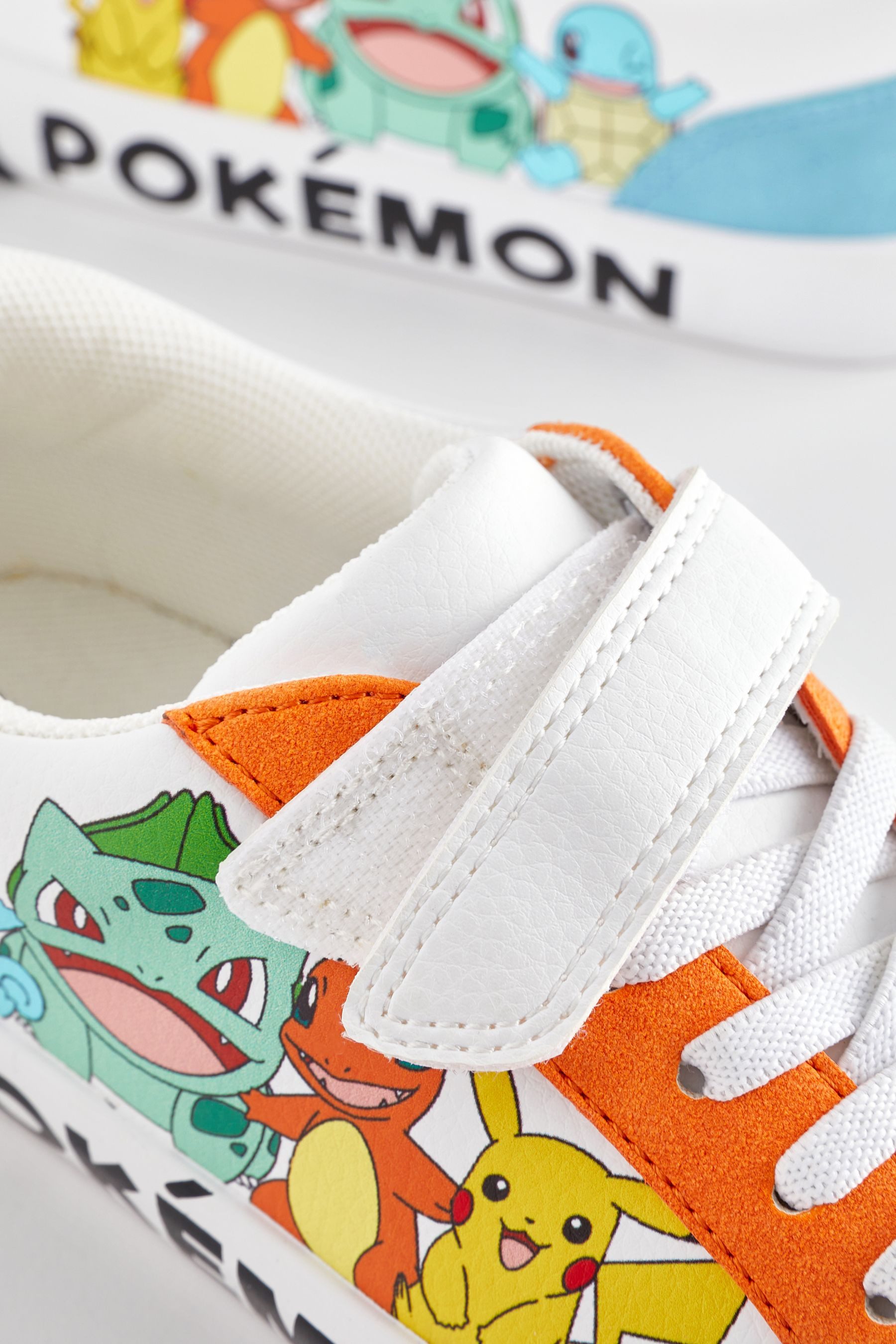 Next Pokemon-Turnschuhe mit elastischen Schnürsenkeln Sneaker (1-tlg)