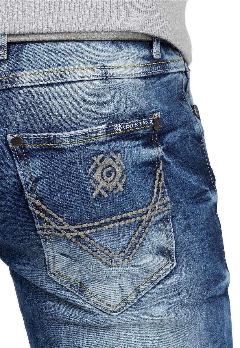 Cipo & Baxx Slim-fit-Jeans Herren Slim Fit Hose Stonewashed BA-CD533 Kontrastnaht und verzierte Gesäßtaschen