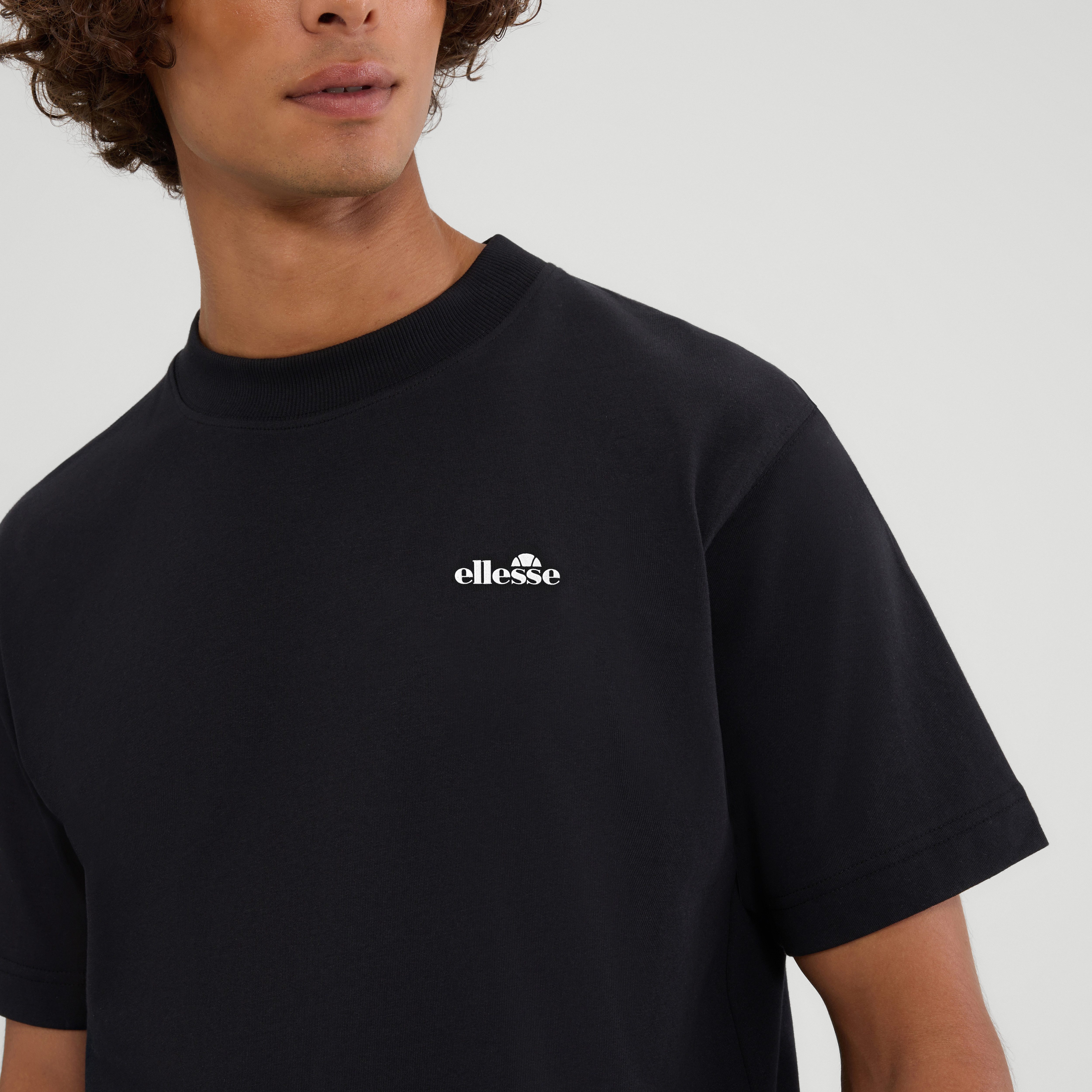 Ellesse T-Shirt ACCIANO T-SHIRT Kurzarm, mit Rundhalsausschnitt, ohne Verschluss, aus Baumwolle