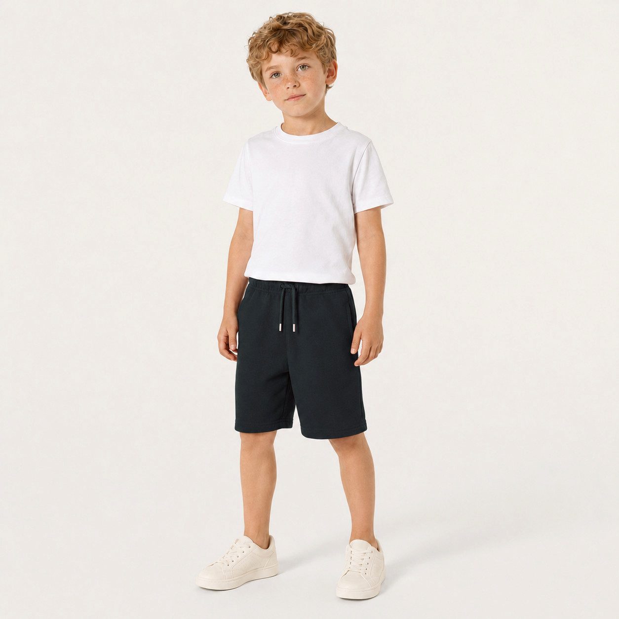 Sitztgut Sweatshorts Kinder Sweatshorts aus Bio-Baumwolle (1-tlg) Elastikbund mit Kordelzug und drei Taschen