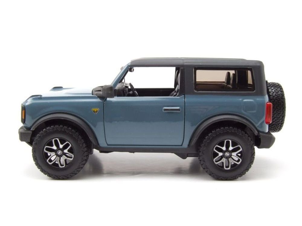 Maisto® Modellauto Ford Bronco 2021 blau grau, Maßstab 1:24