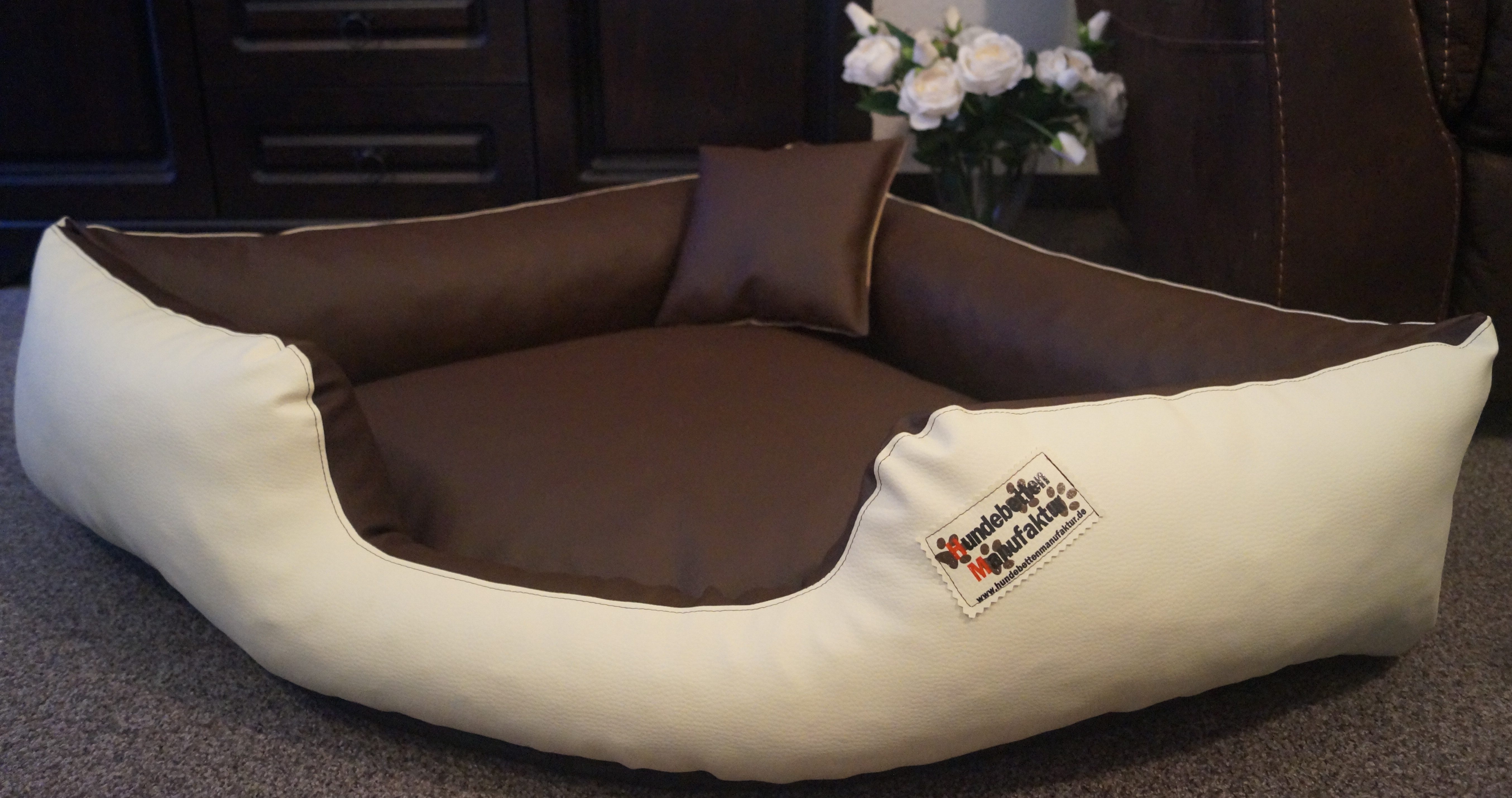 Hundebettenmanufaktur Hundekorb Hundebett Eckbett Kunstleder Canto von Hundebettenmanufaktur