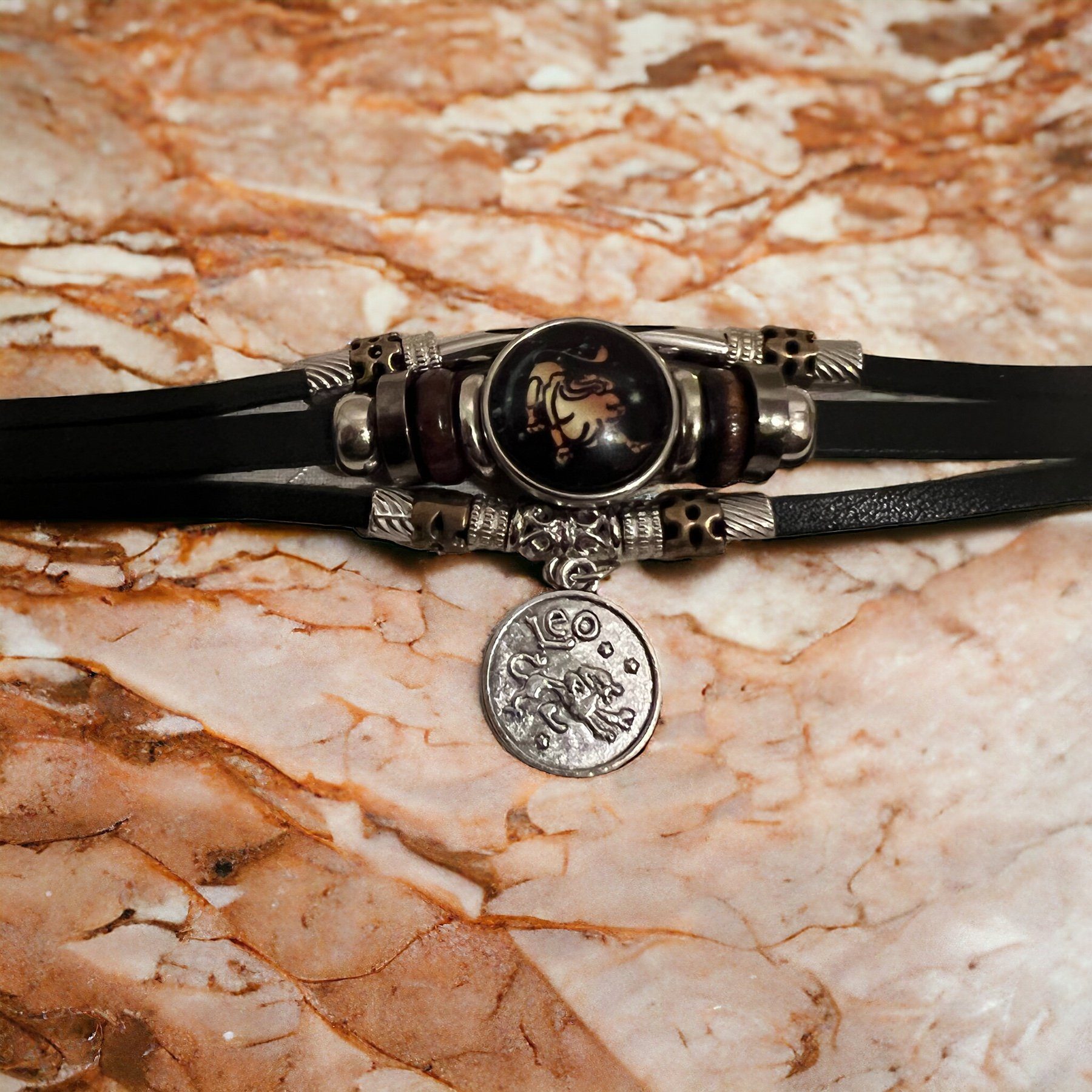 Stelby Armband mit Gravur Armband Sternzeichen Löwe mit 3D Gravur im Glas (Weihnachtsgeschenk, Geburtstagsgeschenk, Valentinstaggeschenk, modern, minimalistisch), langlebig, pflegeleicht, unisex