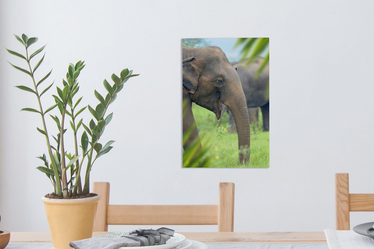 Leinwandbild Tiere, St), Palme Leinwandbild (1 OneMillionCanvasses® Gemälde, 20x30 Zackenaufhänger, fertig bespannt cm - Elefant inkl. -