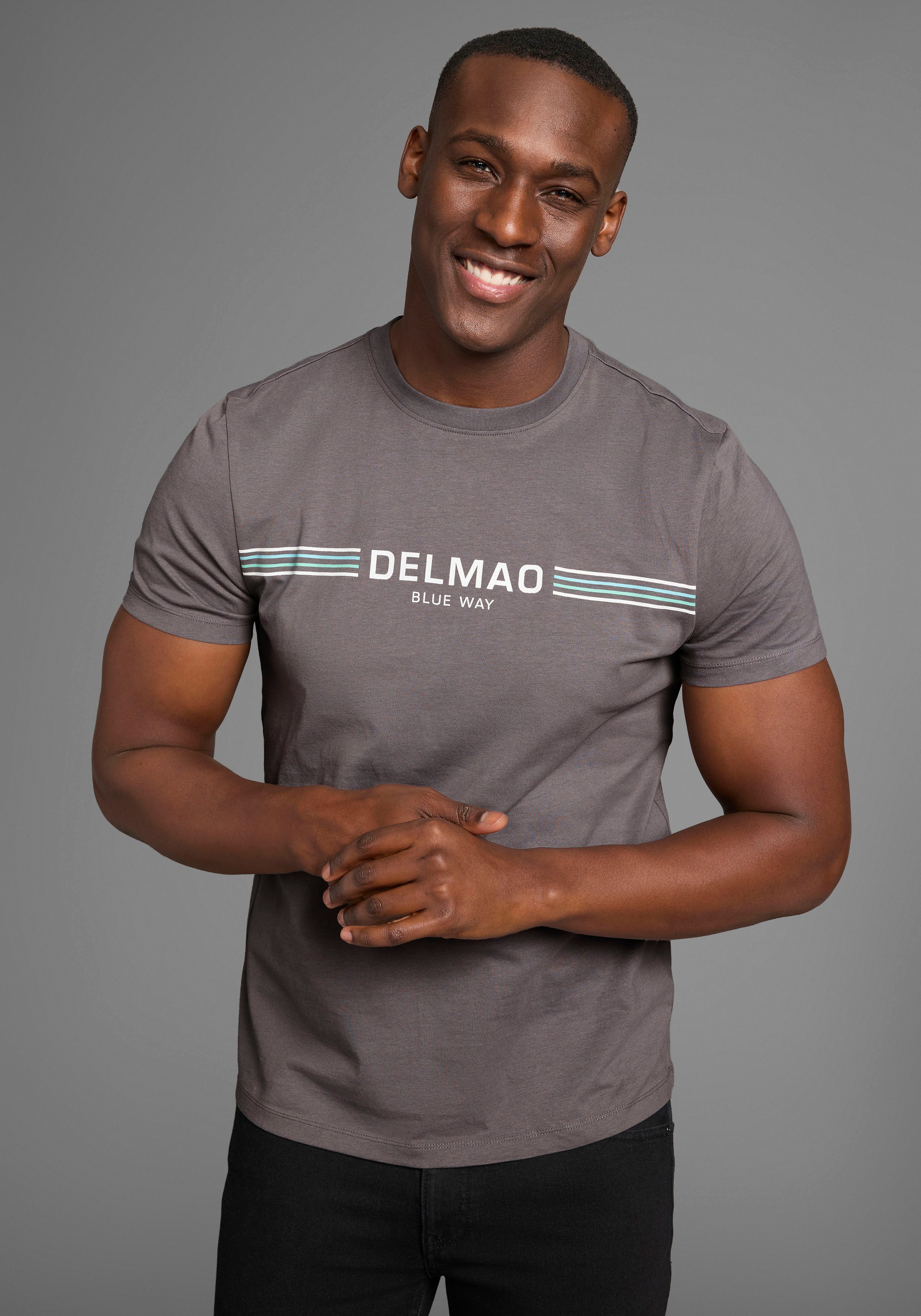 DELMAO T-Shirt mit sportlich-maritimen Marken-Schriftzug günstig online kaufen
