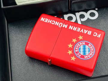 Zippo Feuerzeug FC Bayern München Geschenkset matt rot mit Logo