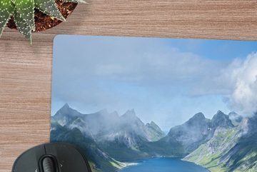 MuchoWow Gaming Mauspad Blick über die Fjorde in Norwegen (1-St), Mousepad mit Rutschfester Unterseite, Gaming, 40x40 cm, XXL, Großes