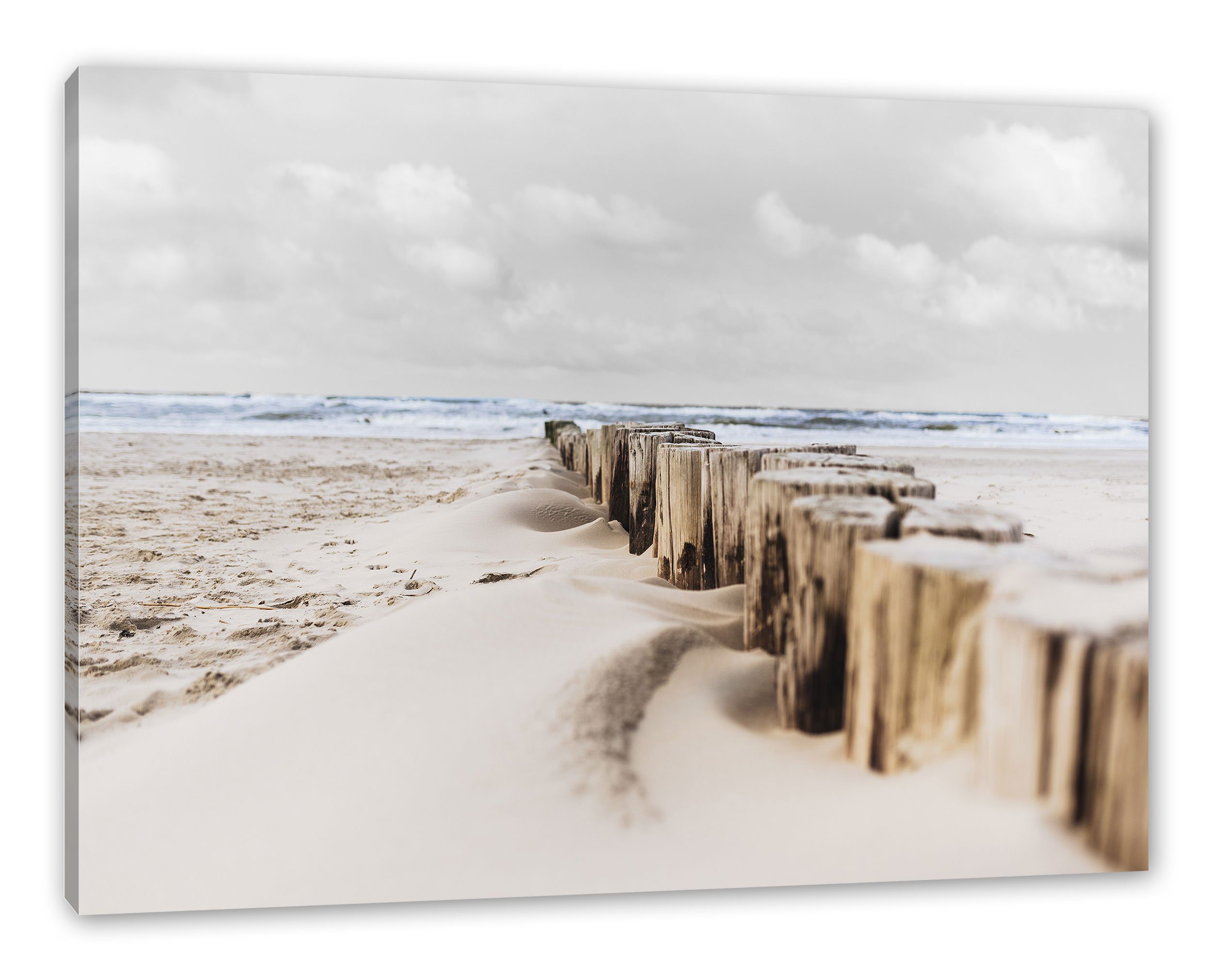 Pixxprint Leinwandbild Nahaufnahme Steg aus Holzpföcken am Meer B&W Detail, Nahaufnahme Steg aus Holzpföcken am Meer B&W Detail (1 St), Leinwandbild fertig bespannt, inkl. Zackenaufhänger