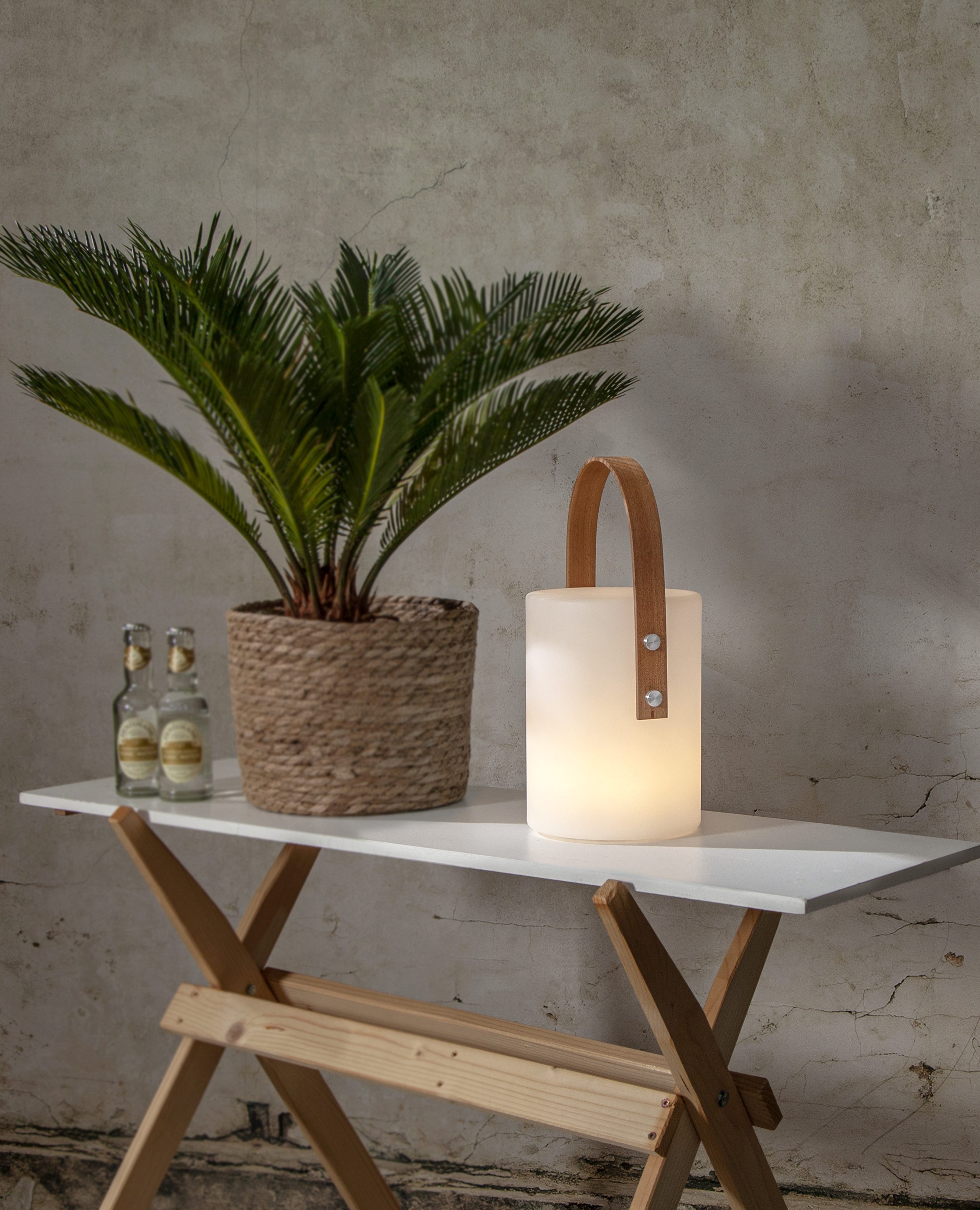 STAR TRADING LED Laterne Laterne Lucie, USB-Anschluss mit Ladefunktion, LED fest integriert, warmweiß - kaltweiß, Akku-Laterne, zwei Lichtfarbenl, IP65, für innen und außen