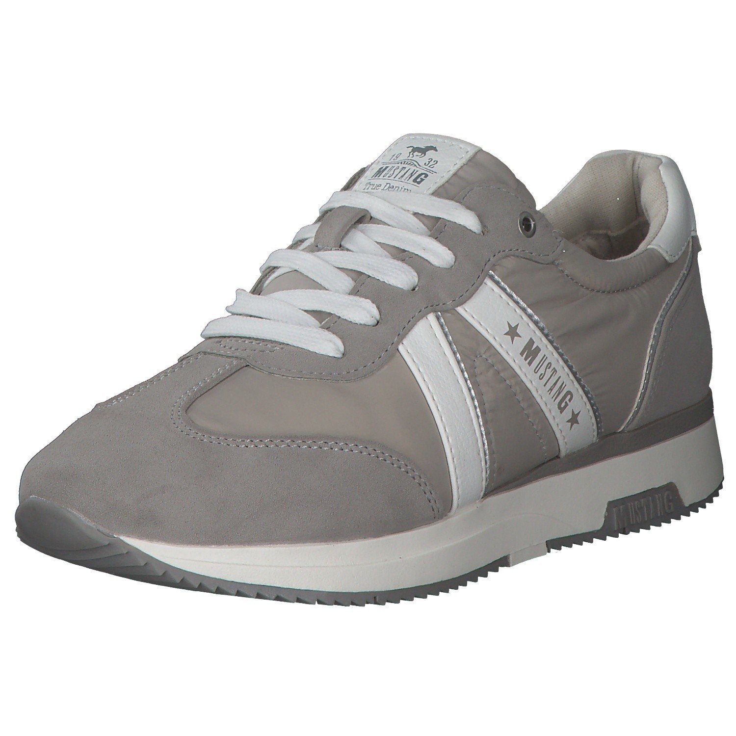 1418303 Sneaker