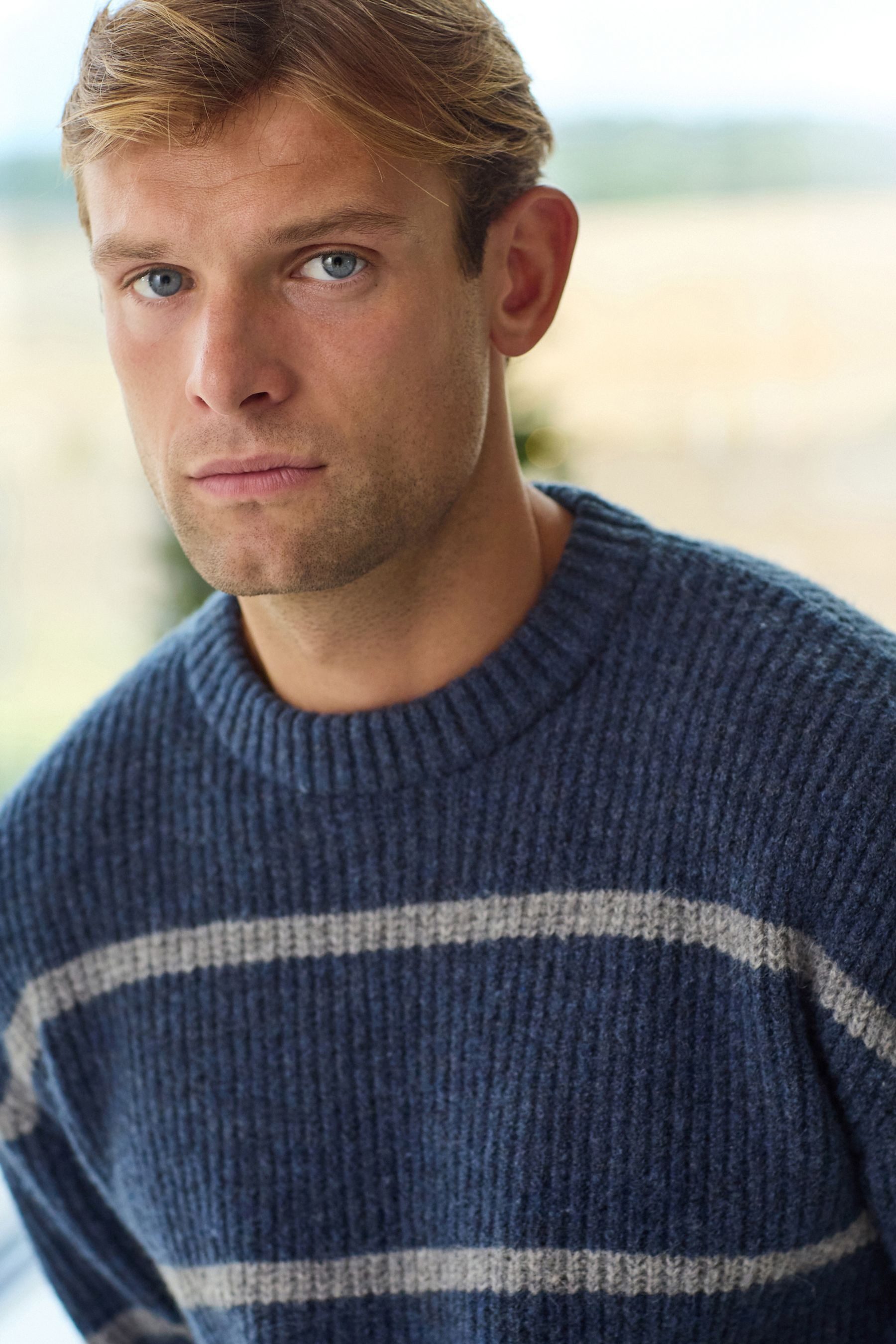 Next Rundhalspullover Regular Fit Rundhalspullover mit Querstreifen (1-tlg)