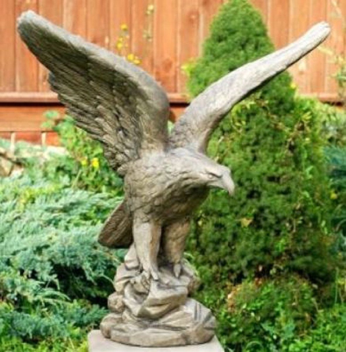 Casa Padrino Skulptur Adler Skulptur 59 x H. 59 cm - Gartendeko - Special!