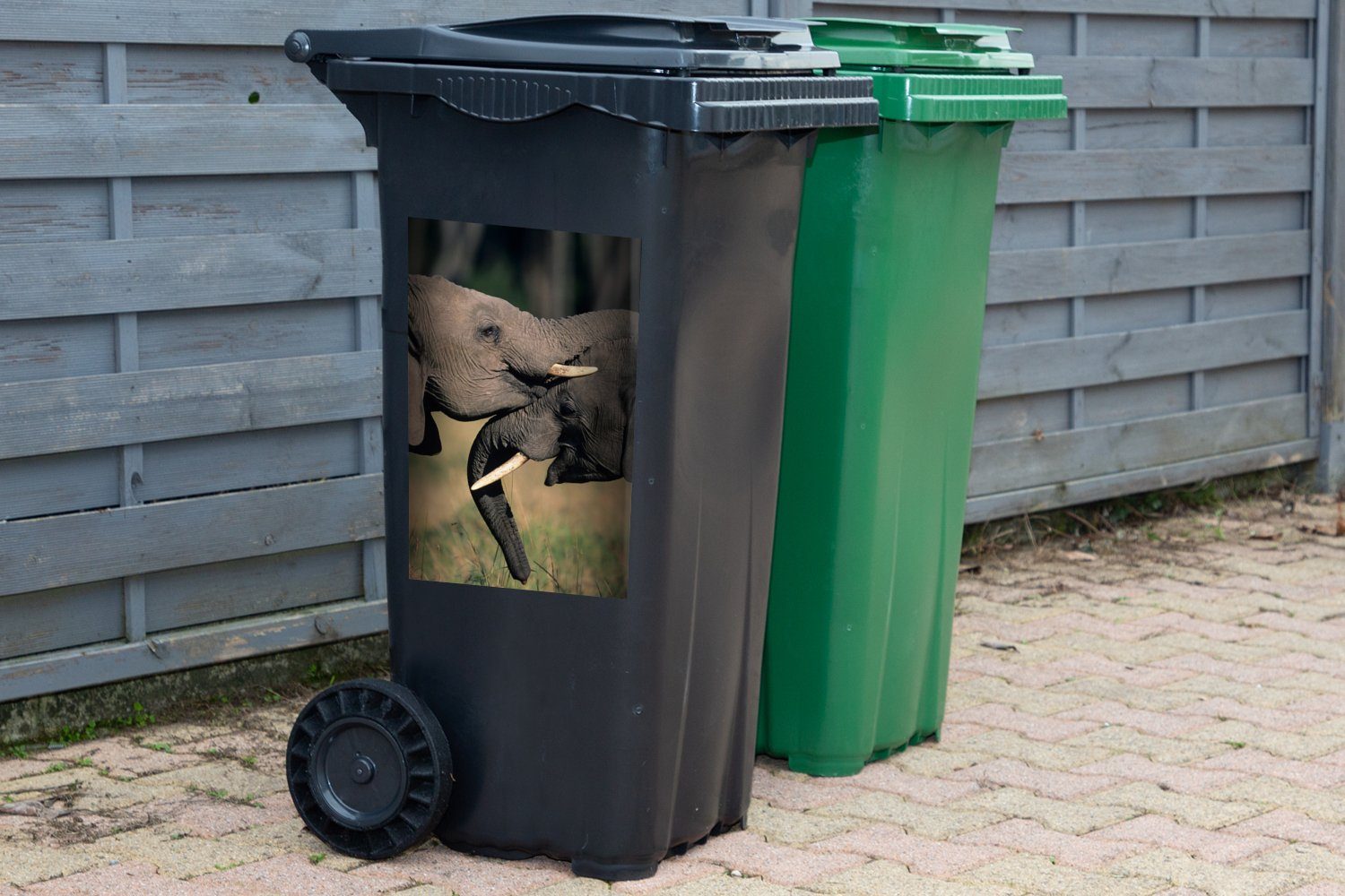 Elefant - Sticker, - Mülleimer-aufkleber, Mülltonne, MuchoWow Wandsticker (1 - Container, Abfalbehälter Natur St), Tiere Grau