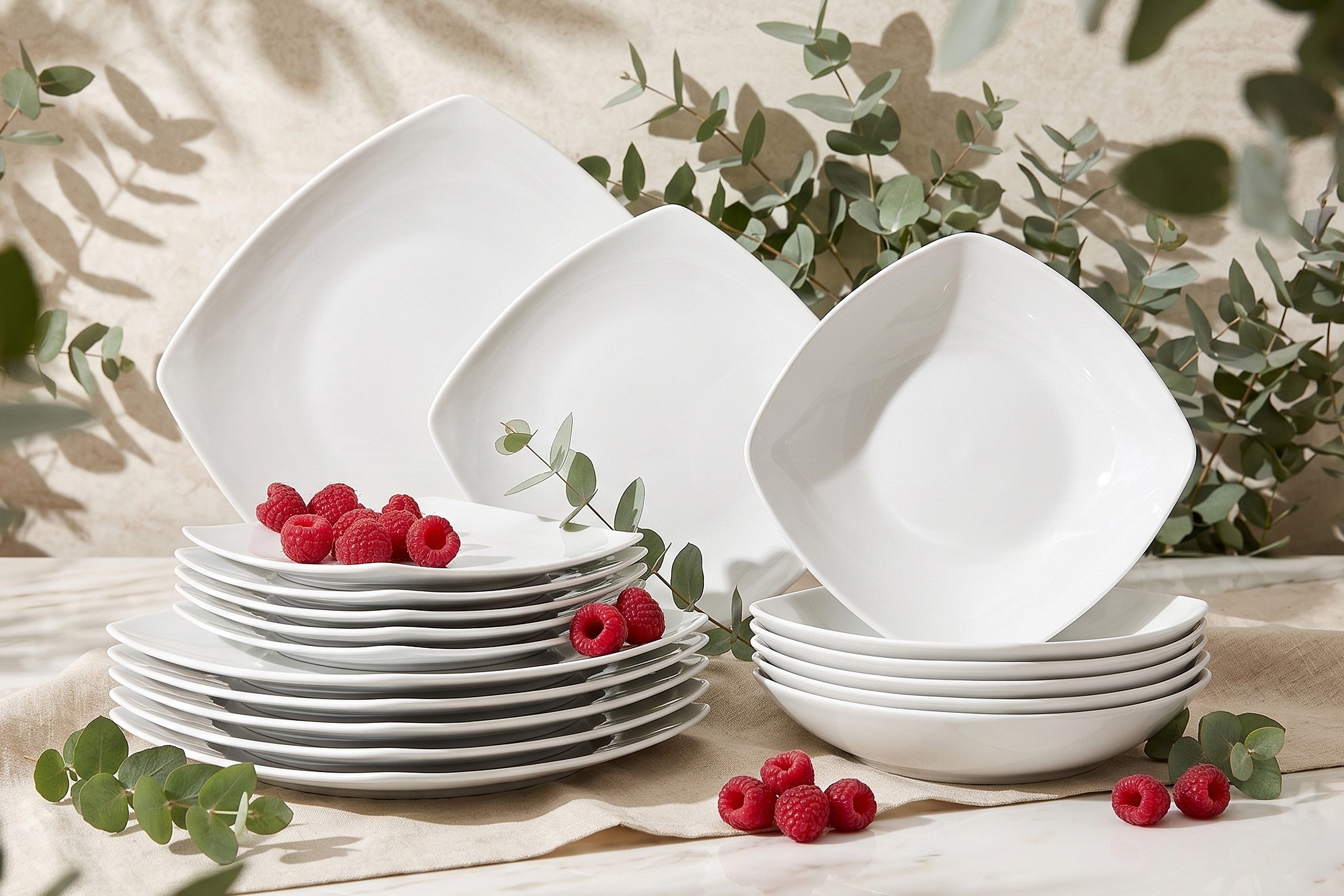 KONSIMO® Tafelservice CARLINA Dessertteller Suppenteller Speiseteller (18-tlg), 6 Personen, Porzellan, Spülmaschinen- und Mikrowellengeeignet, quadratisch