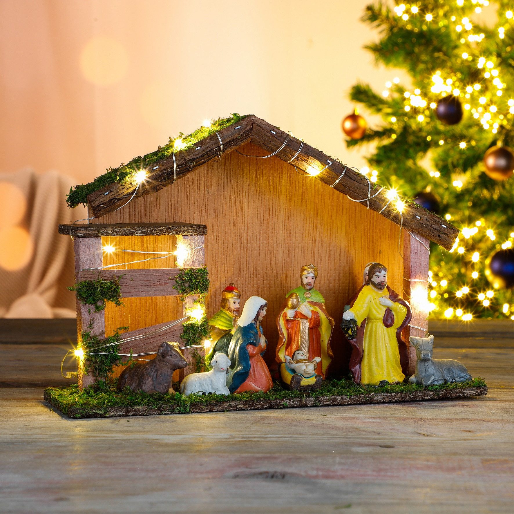 GartenHero Krippe LED Weihnachtskrippe Holz Krippenstall Licht Figuren Krip günstig online kaufen