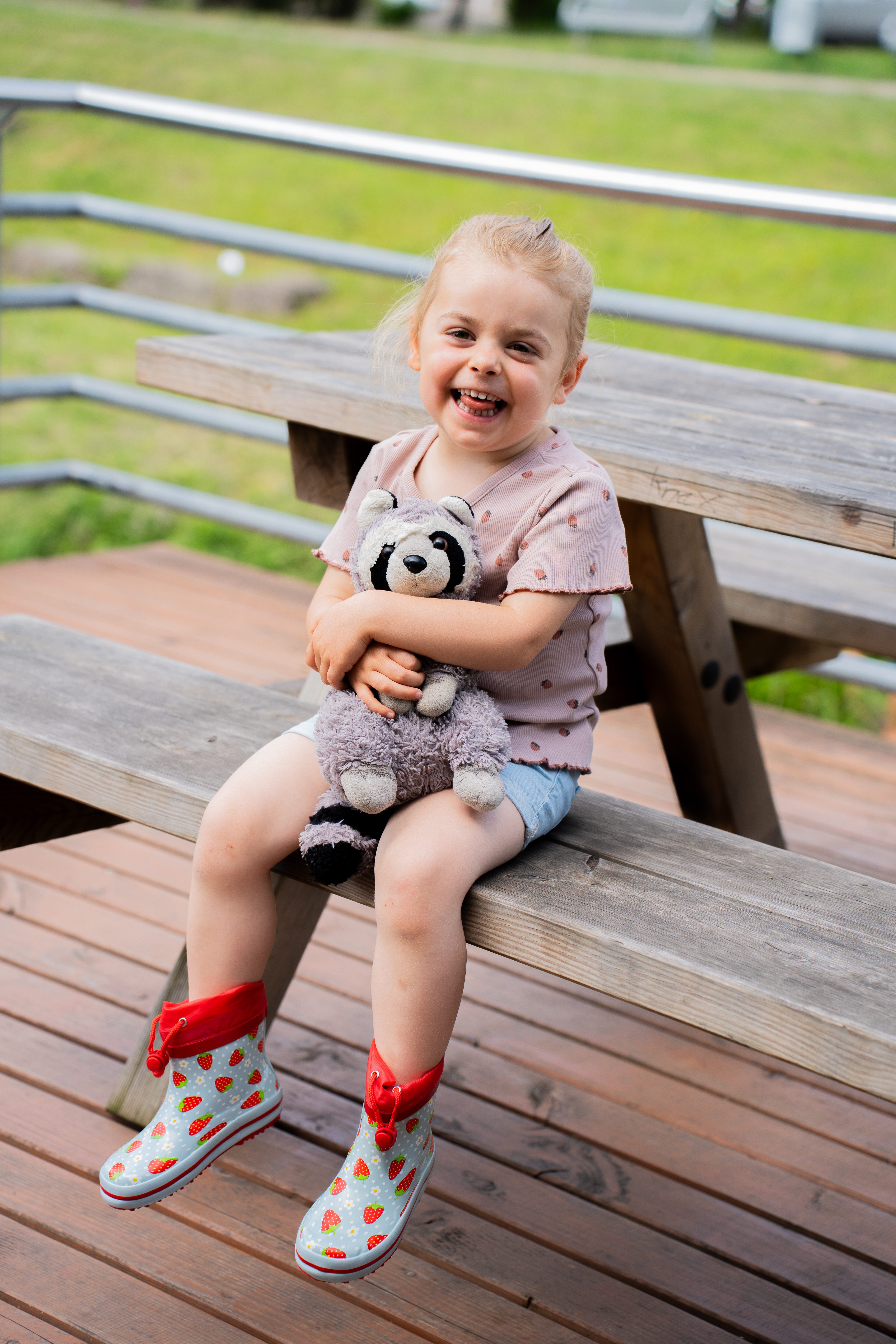 Beck Kleinkinder Gummistiefel Erdbeere Gummistiefel (wasserdicht, für trockene Füße bei Regen und Matschwetter) Naturkautschuk, flexible Laufsohle, herausnehmbare Einlegesohle