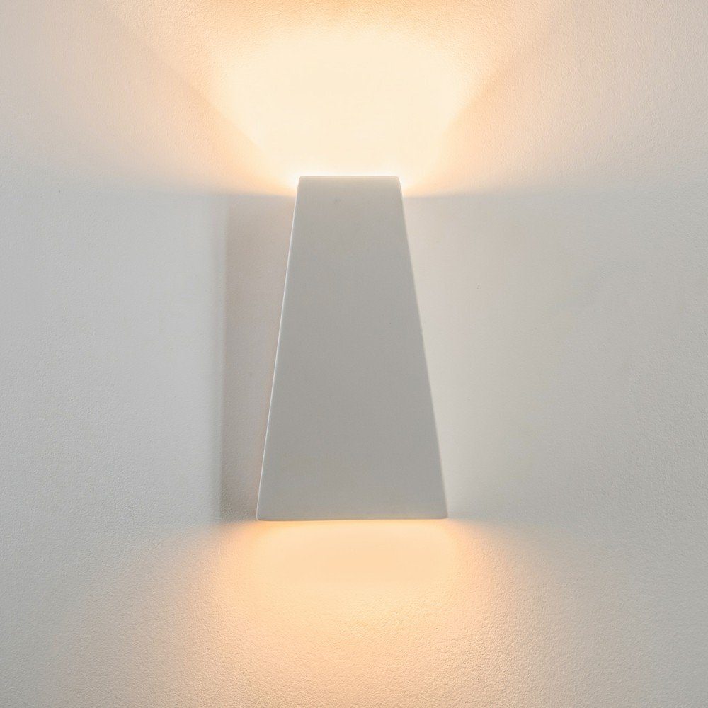 hofstein Wandleuchte »Carenno« Wandlampe aus Keramik in Weiß, ohne Leuchtmittel, mit Up & Down-Effekt, E27, mit handelsüblichen Farben bemalbar