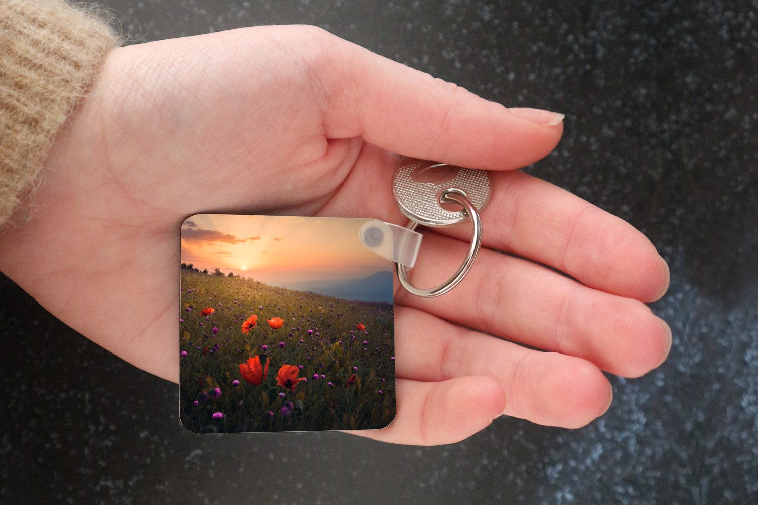 MuchoWow Schlüsselanhänger Blumenfeld - Gras - Blumen - Pflanzen - Sonnenuntergang - Orange, Quadratisch, Accessoire Auto / Haus / Rucksack / Handtasche, 5x5 cm