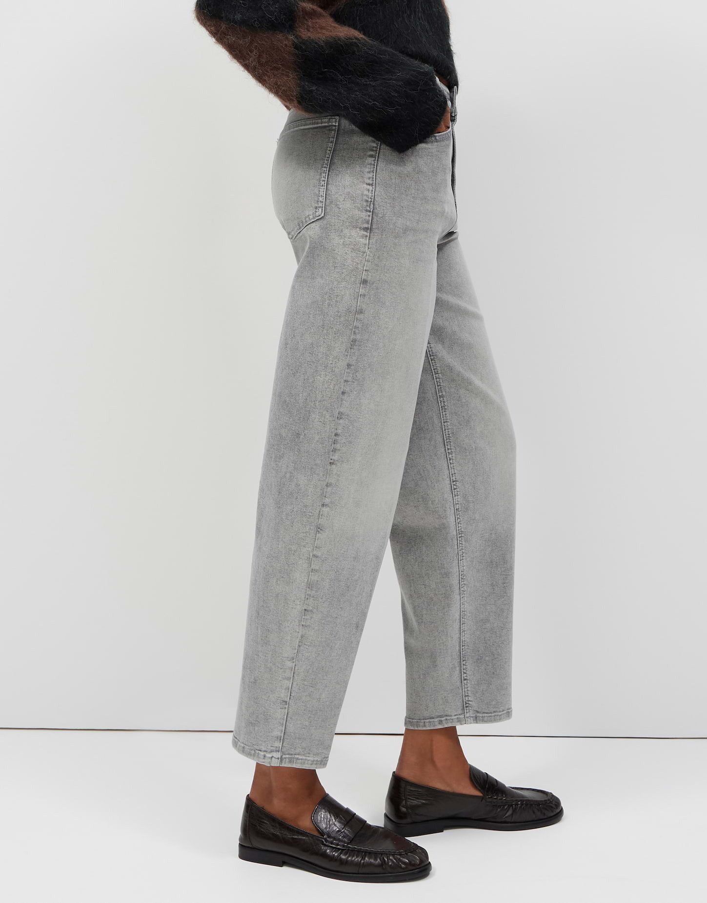 OPUS Relax-fit-Jeans Maxie aus robustem Denim Schmal zulaufendes Bein mit Bügelfalten und 5-Pocket-Design – Bild 5 von 5