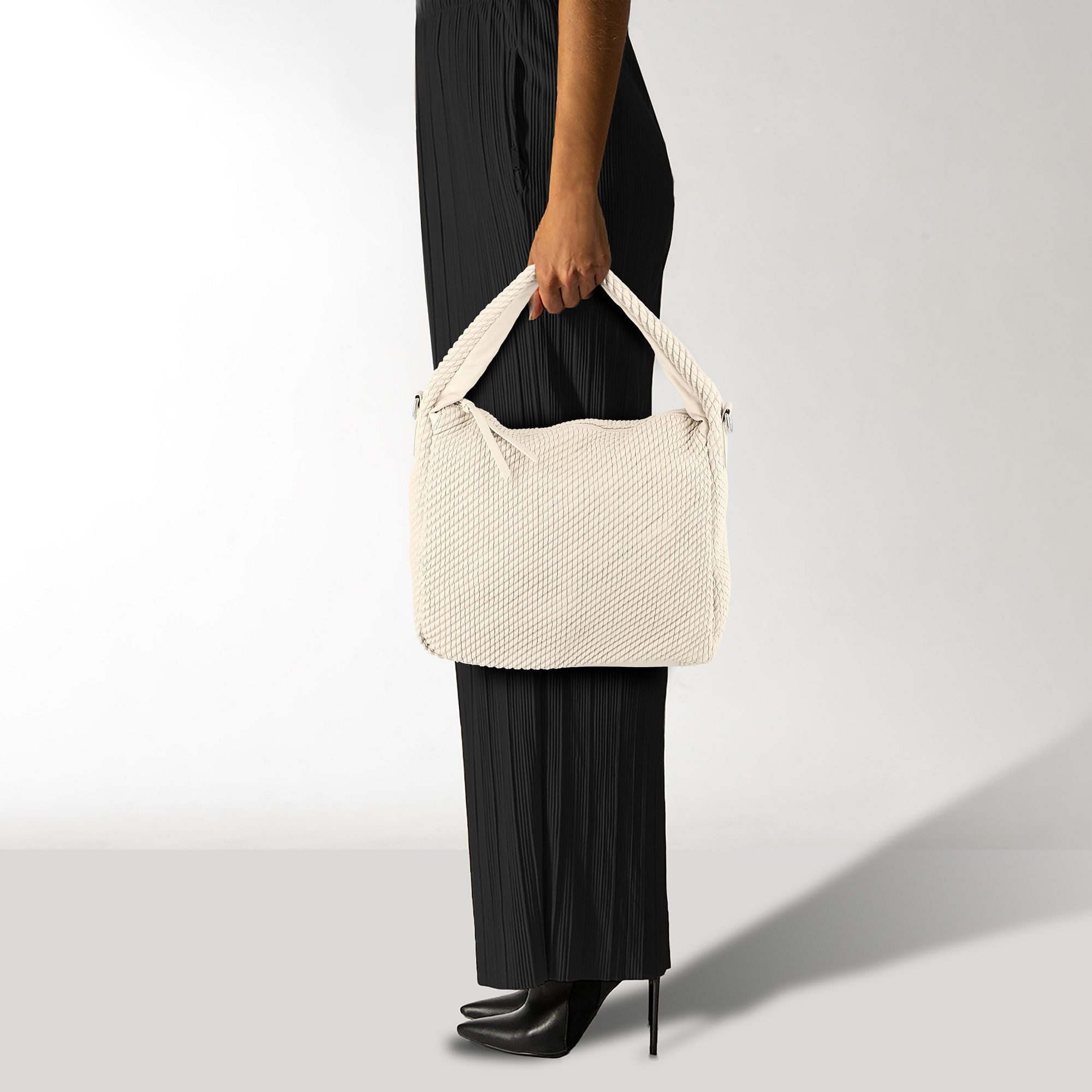 TOM TAILOR Denim Schultertasche Nomi, Polyurethan