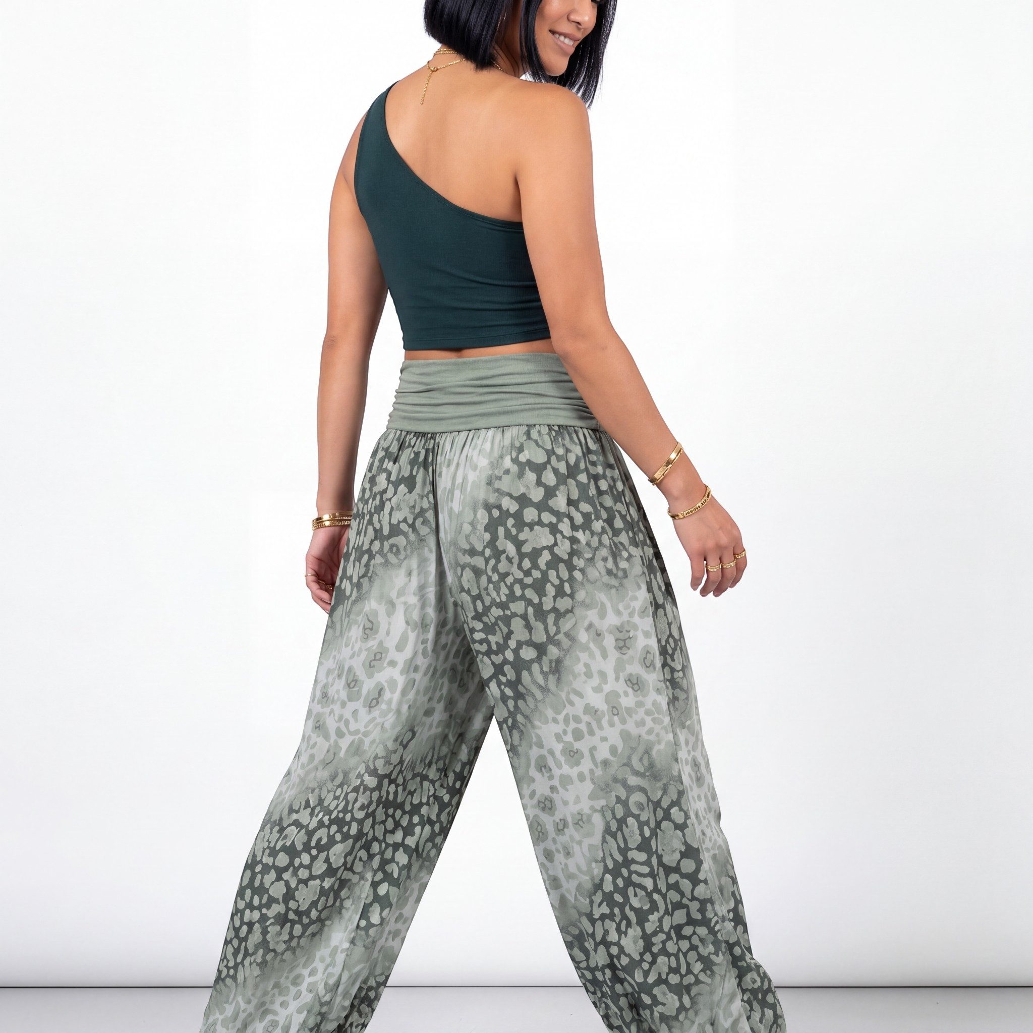 OriginalYou Haremshose Flatterhose Damen Sommerhose weite Haremshose Leo Print mit elastischem Bund, sommerliches Design, Middle Waist – Bild 5 von 5