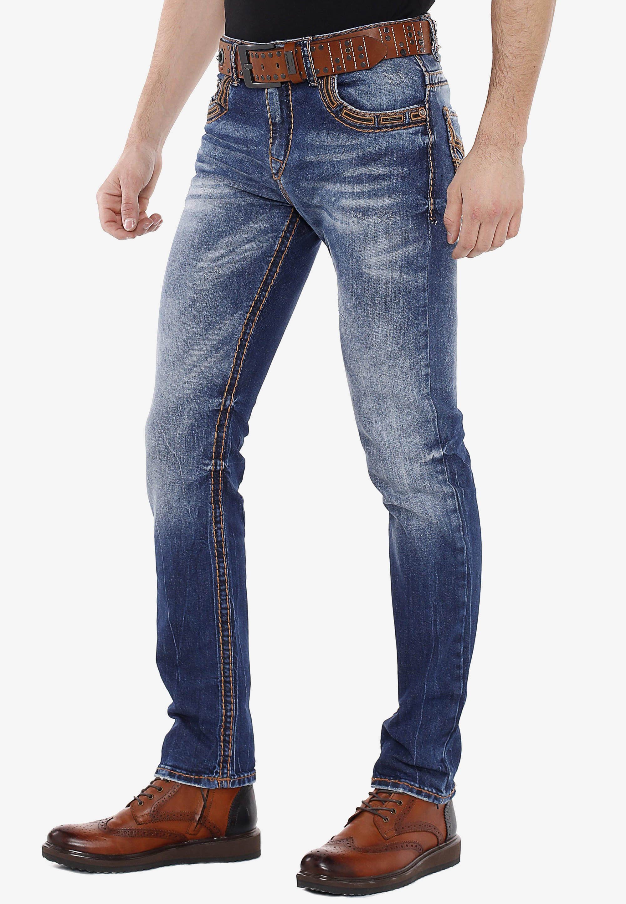 Straight bestickten Fit Cipo mit Slim-fit-Jeans Rückentaschen & Baxx in