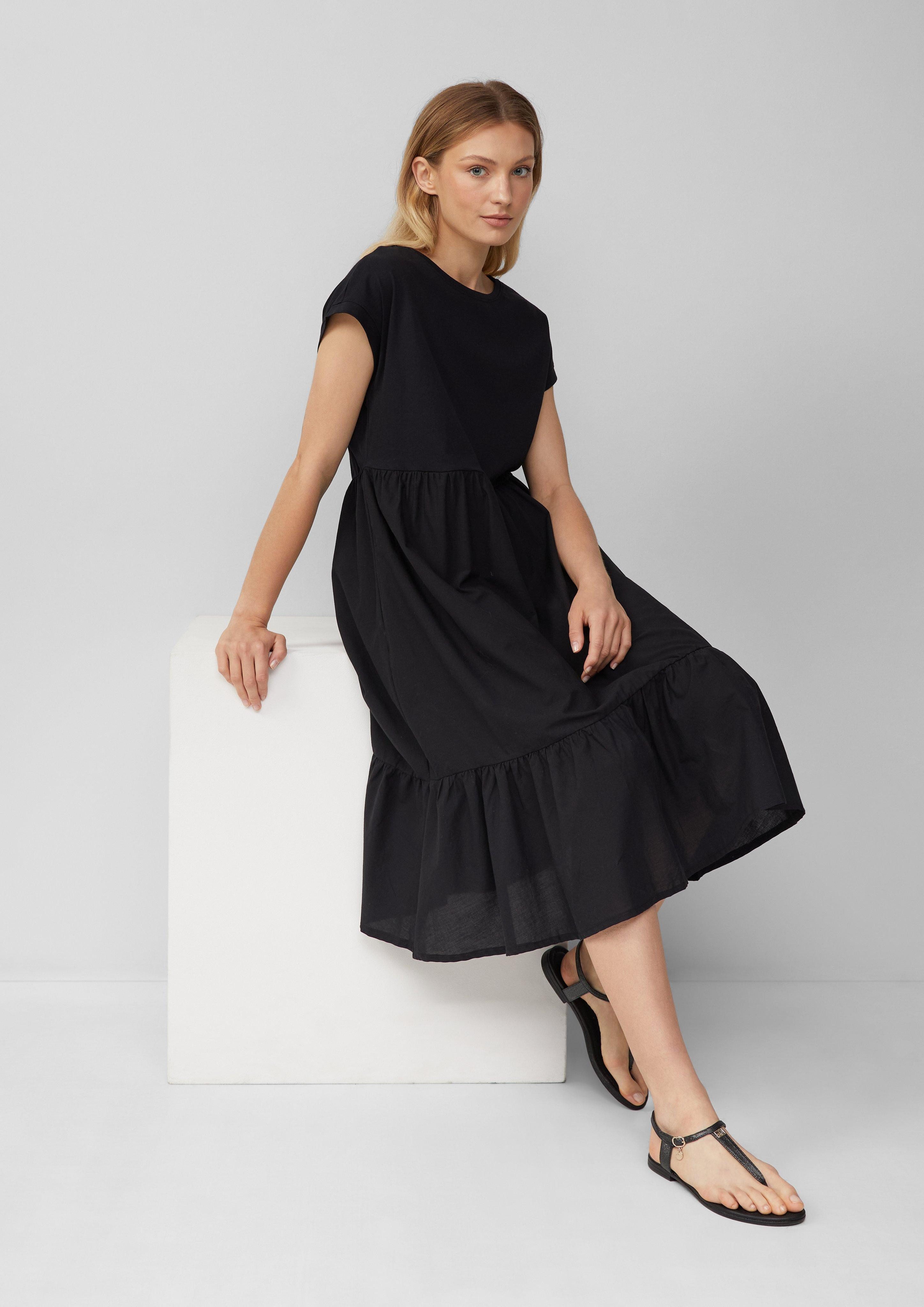 Maxikleid Stufenkleid im Relaxed Fit mit überschnittenen Schultern