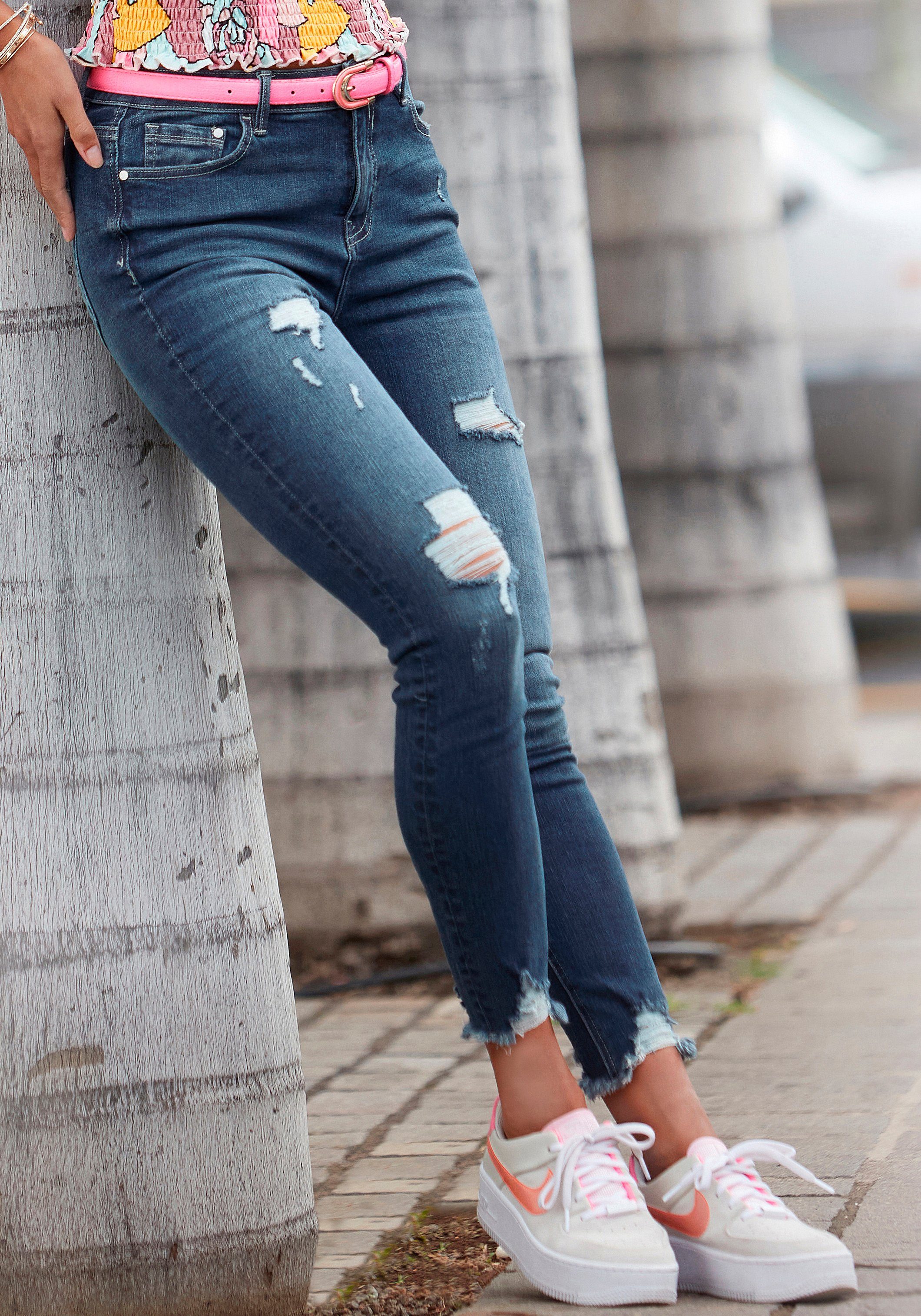 Destroyed-Jeans mit Buffalo Beinabschluss dark-blue-washed ausgefranstem