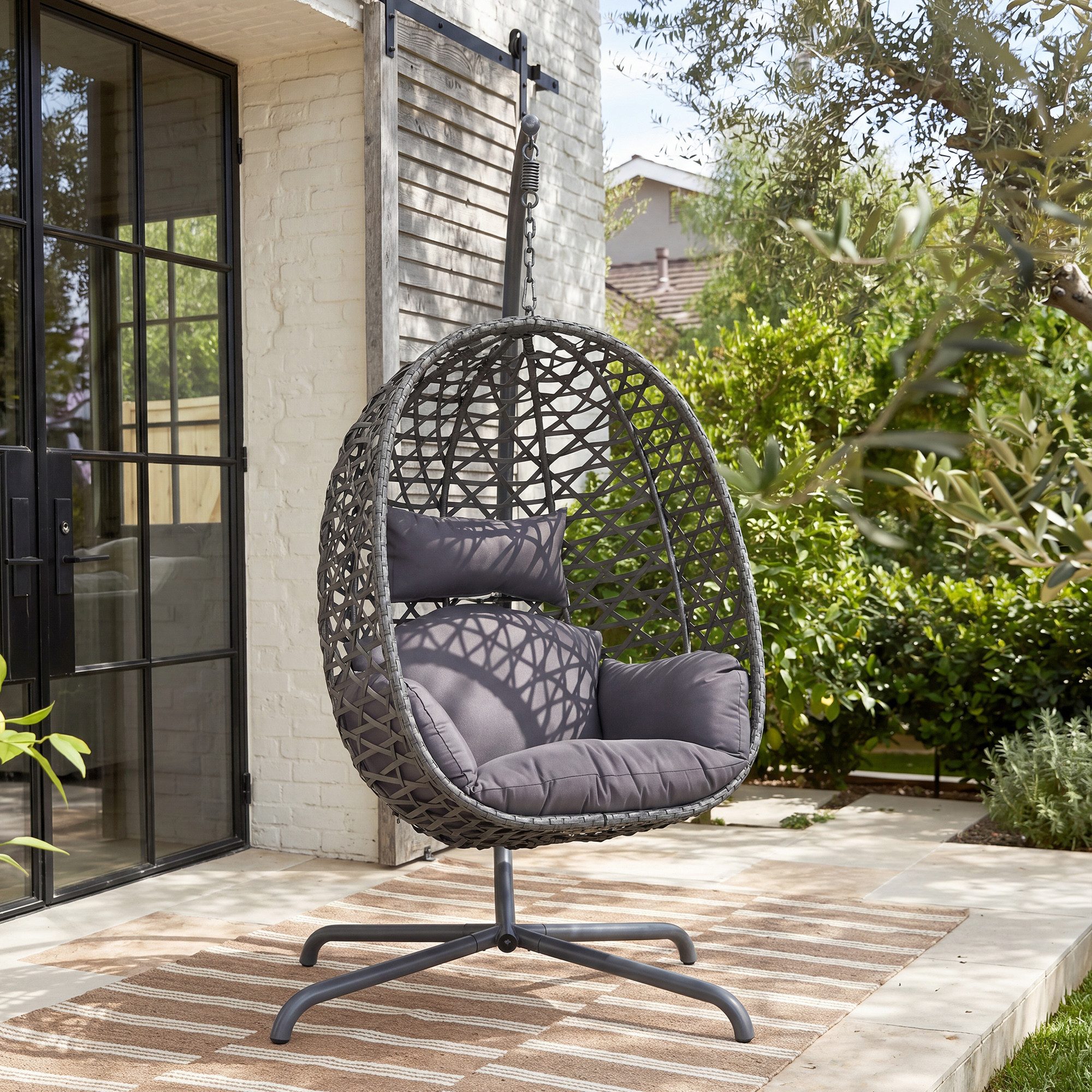 Avestar Hängesessel Outdoor-Schaukel in Eiform mit weichem Kissen (1-St), Bequemer Schaukel-Hängesessel inkl. Sitzkissen für Innen & Außen