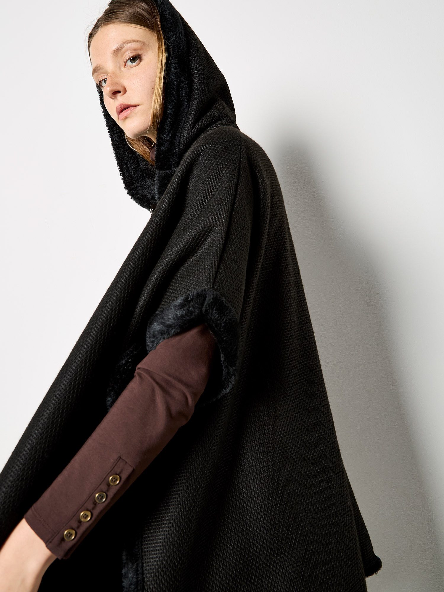 Apricot Poncho Cape mit Kunstfell
