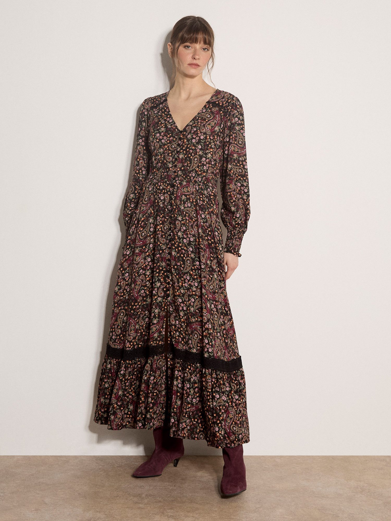 Apricot Maxikleid Paisley-Blumen-Kleid in langer Länge mit Spitzendetails