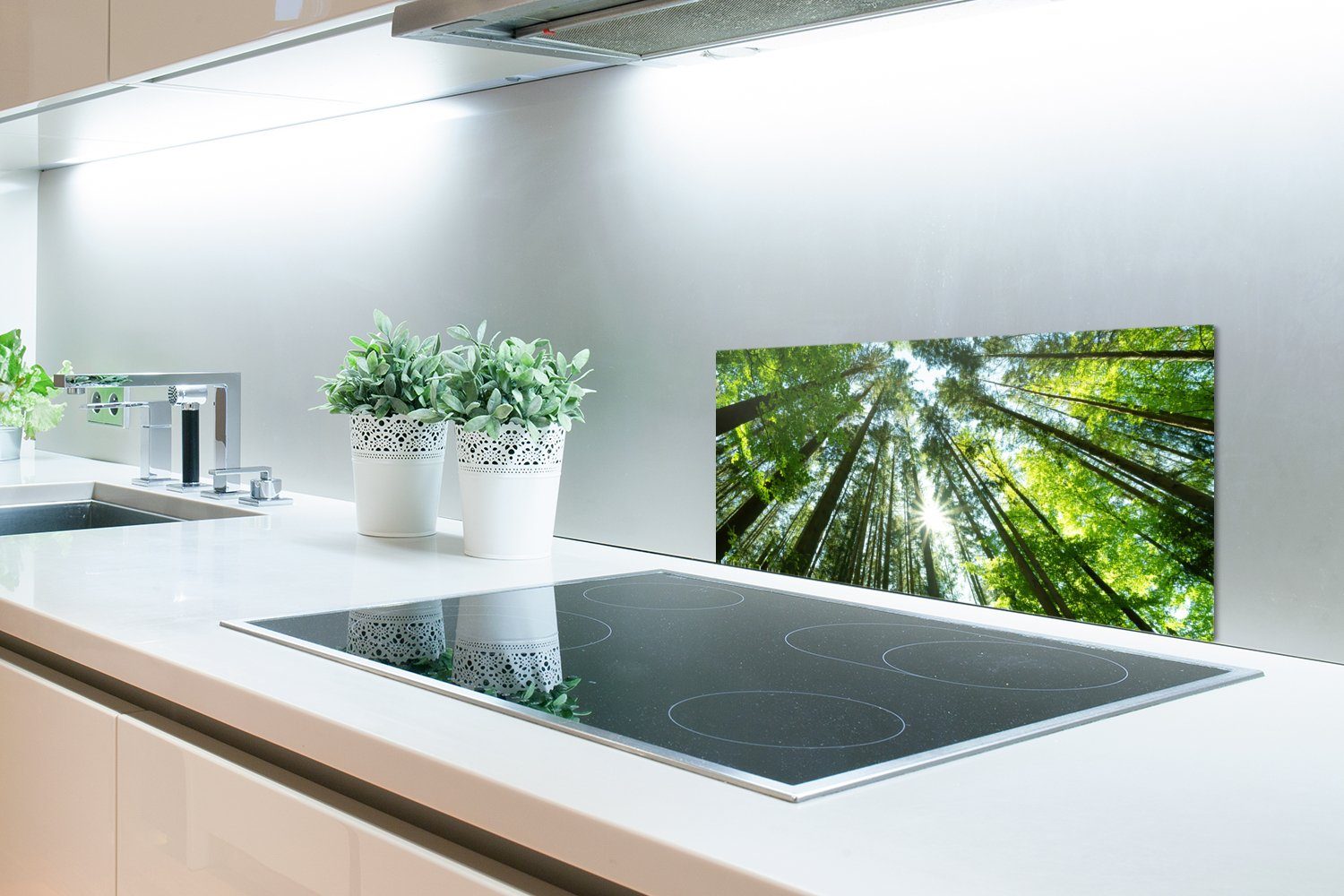 MuchoWow Küchenrückwand Licht für cm, Küchen - - Sommer 60x30 gegen Wandschutz, - Fett Schmutzflecken (1-tlg), Wald und Grün