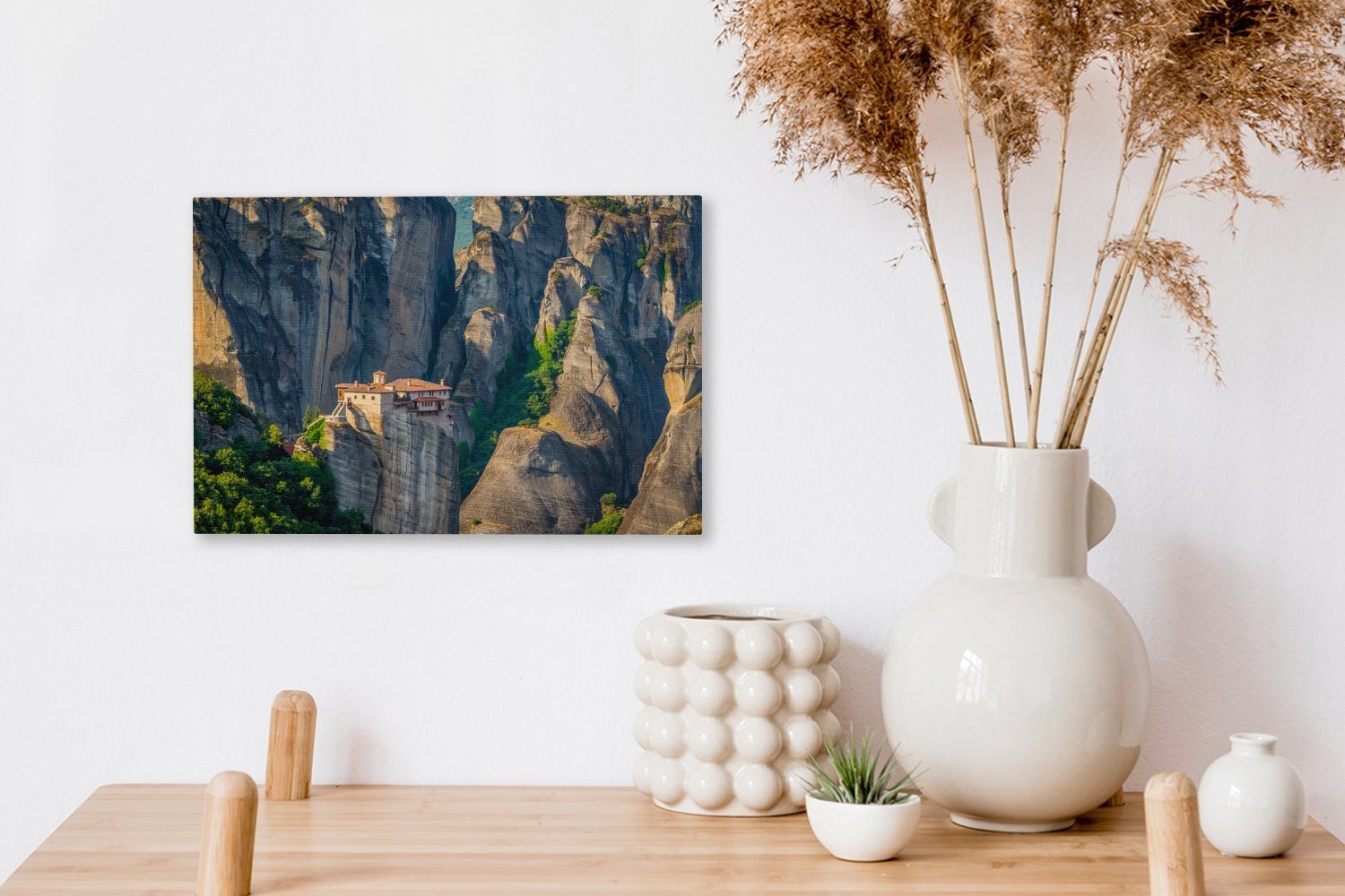 Meteora-Klöster Leinwandbilder, inmitten Wandbild Berge der 30x20 Die OneMillionCanvasses® St), Griechenlands, Leinwandbild cm (1 Wanddeko, Aufhängefertig,